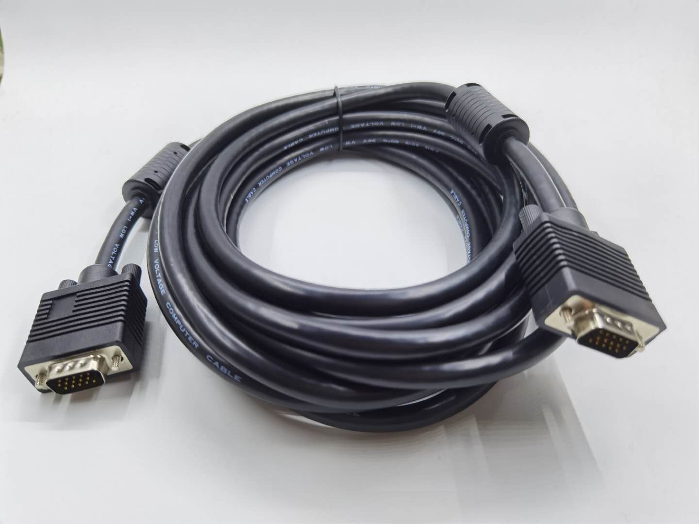 V177-L-CB8W-RC-3050F10-CB8W-RC-3050F10__13742-00 8WARE 10M VGA HD15M-M Cable With Filter Male to Male - Image 1