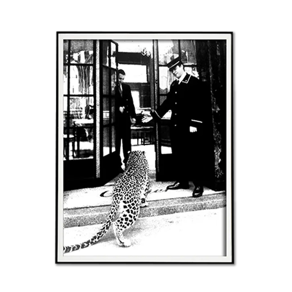 V207-2255-003-183808-00 Wall Art 50cmx70cm Luxury Brand Leopard Jewelry Shop Poster, Black Frame Canvas - Image 1