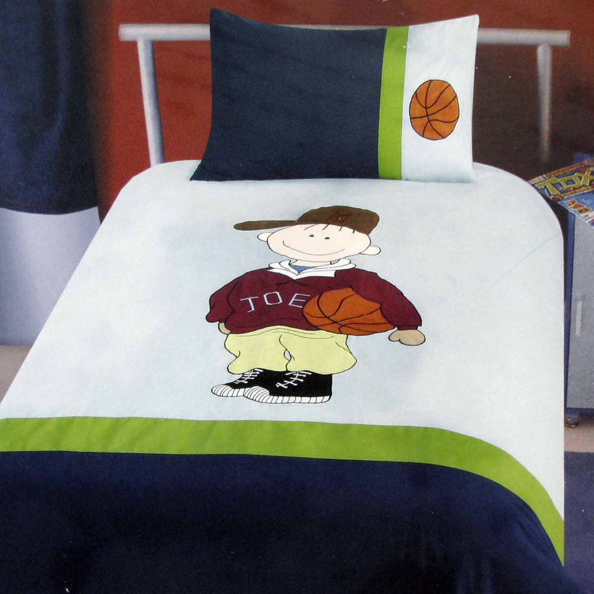 V442-ABR-QUILTCS-DUDE-NAVY-SB-96764-00 Dude Basketball Embroidered Quilt Cover Set Single - Image 1