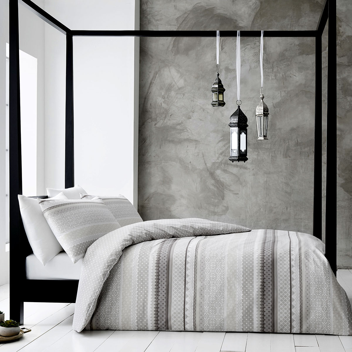 V442-ATX-QUILTCS-GABRIELLE-NATURAL-QS-79321-00 Gabrielle Natural Quilt Cover Set Queen - Image 1