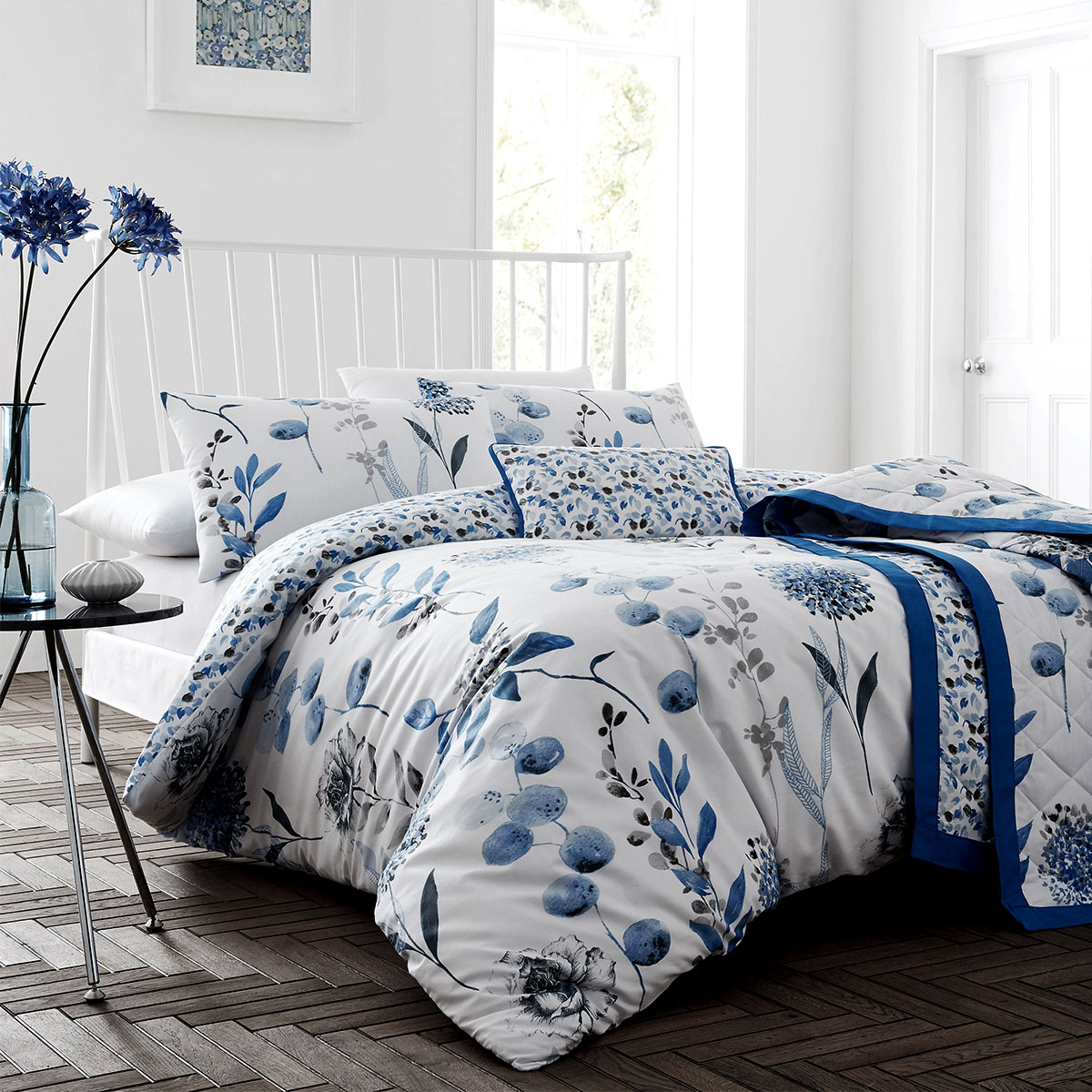 V442-ATX-QUILTCS-INKFLORAL-BLUE-QS-79327-00 Ink Floral Blue Quilt Cover Set Queen - Image 1