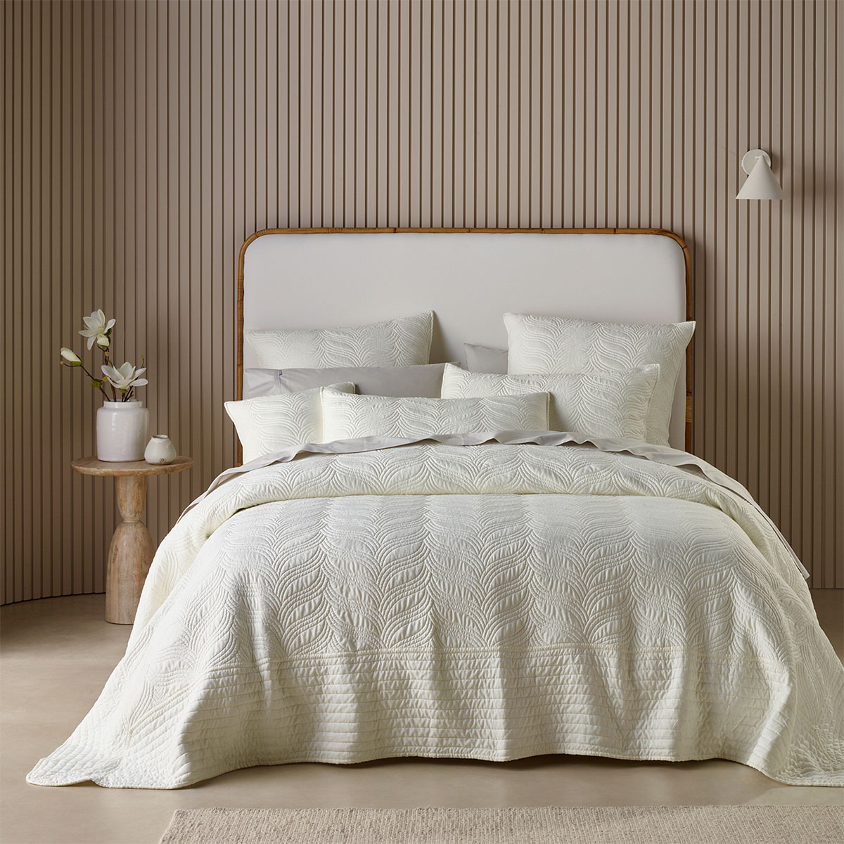 V442-BCA-BEDSPREAD-KAMALA-CREAM-SB-158725-00 Bianca Kamala Cream Embossed Bedspread Set Single - Image 1