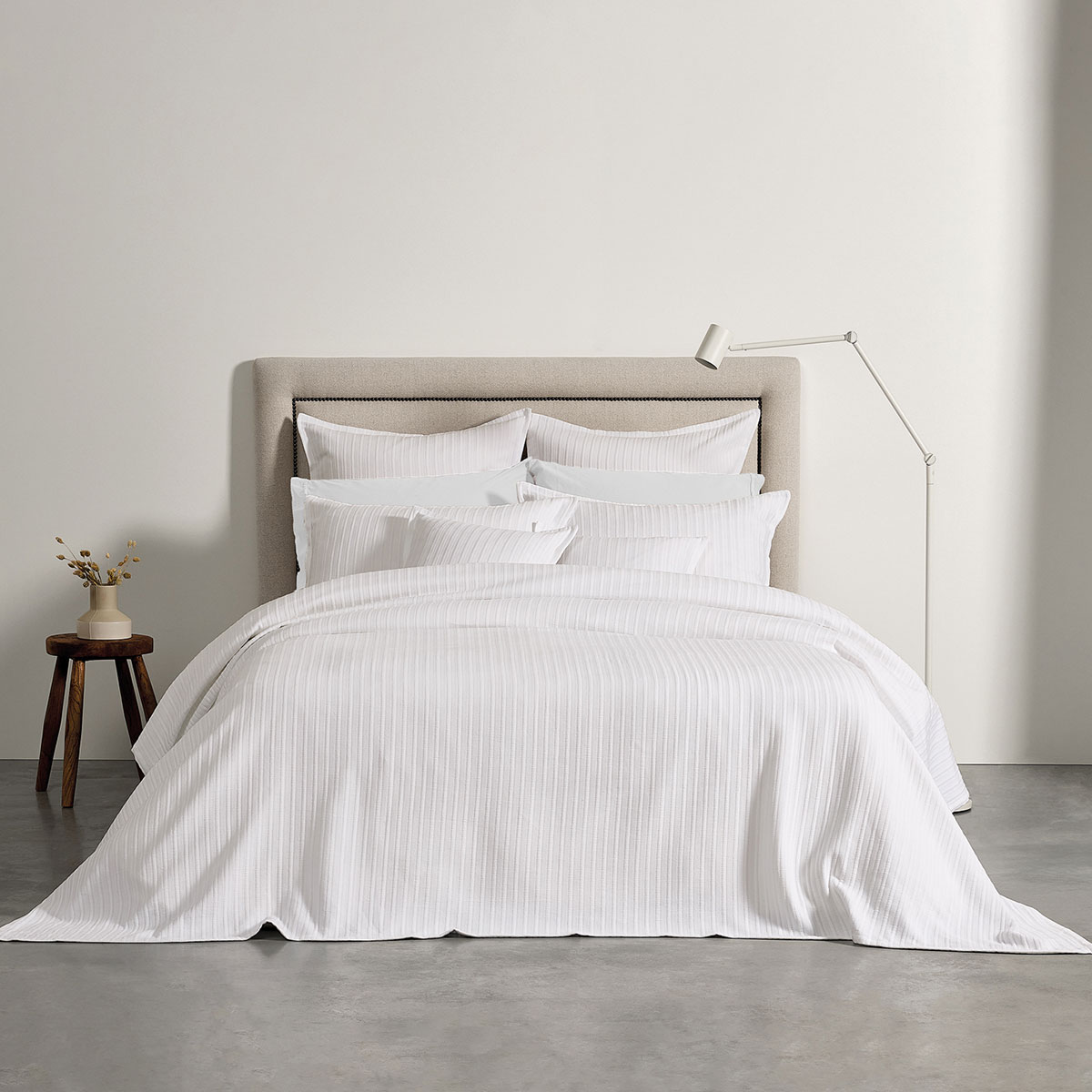 V442-BCA-COVERLETS-EVORA-WHITE-KI-202686-00 Bianca Evora White Cotton Jacquard Coverlet Set Queen/King - Image 1