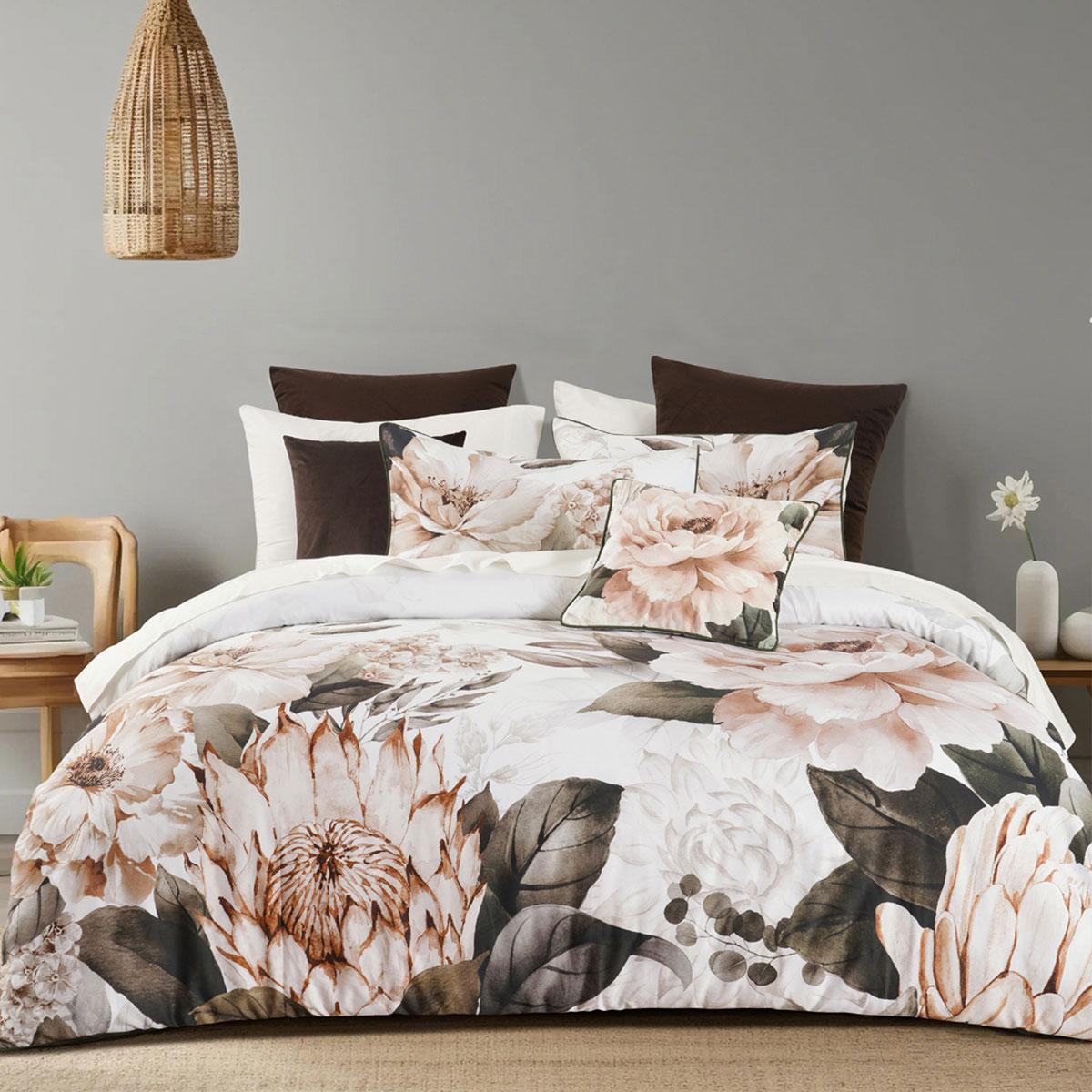 V442-BCA-QUILTCS-SOMERSET-WHITE-DS-202505231021-00 Bianca Somerset White Cotton Sateen Floral Quilt Cover Set Double - Image 1