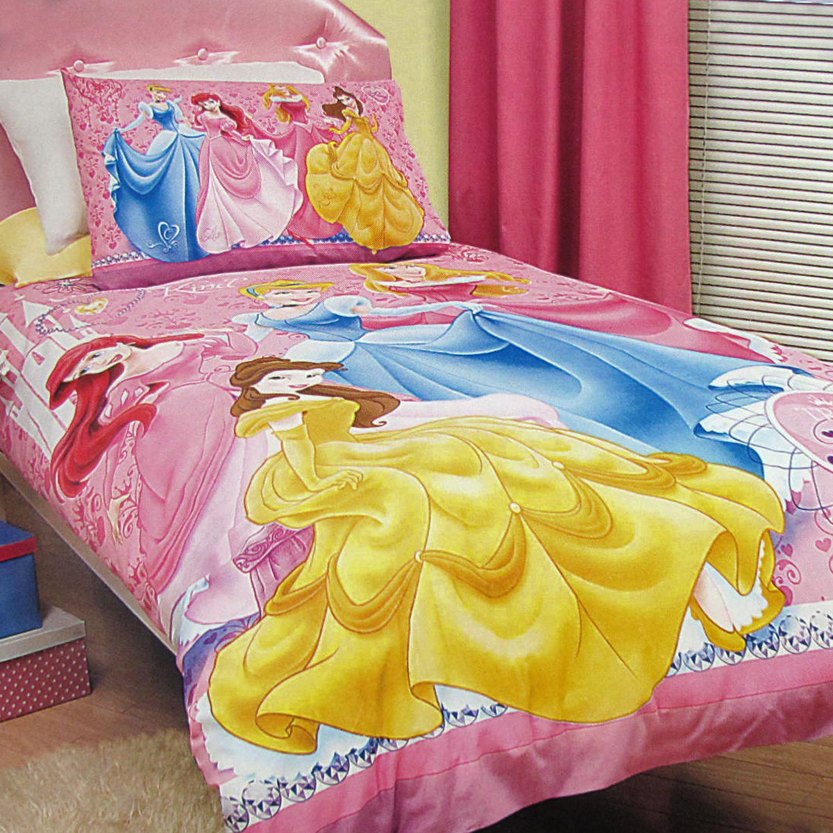 V442-CAP-QUILTCS-THREEPRINCESSES3434-PINK-SB-98489-00 Caprice Disney Three Princesses Licensed Quilt Cover Set Single - Image 1