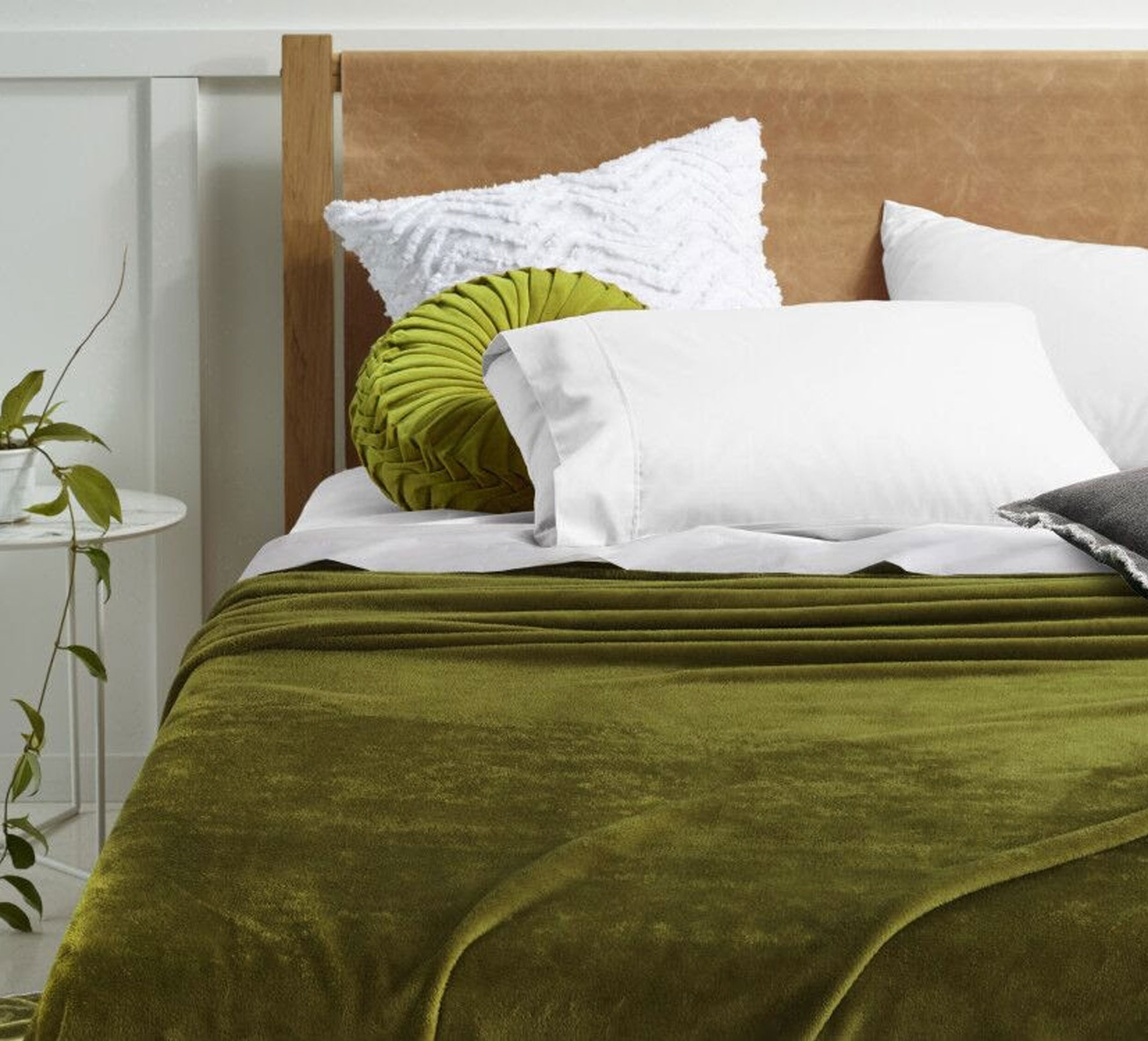 V442-HIN-BLANKET-SUPERSOFT-MOSSYROAD-QS-83243-00 Accessorize Super Soft Blanket Queen/King Mossy Road - Image 1