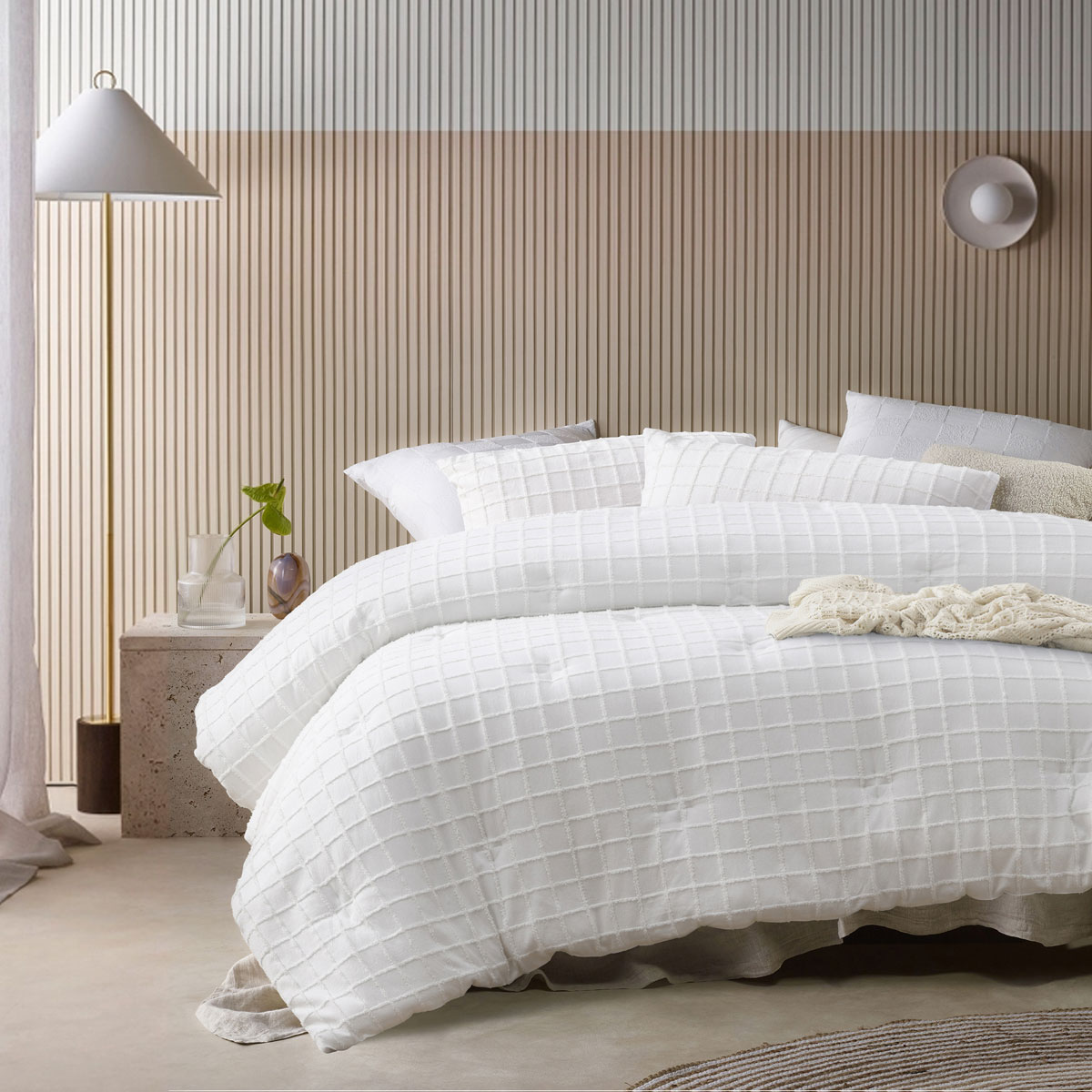 V442-HIN-COMFORTER-PARQUET-WHITE-KI-195464-00 Vintage Design Homewares 3 Pcs Parquet White Comforter Set King - Image 1