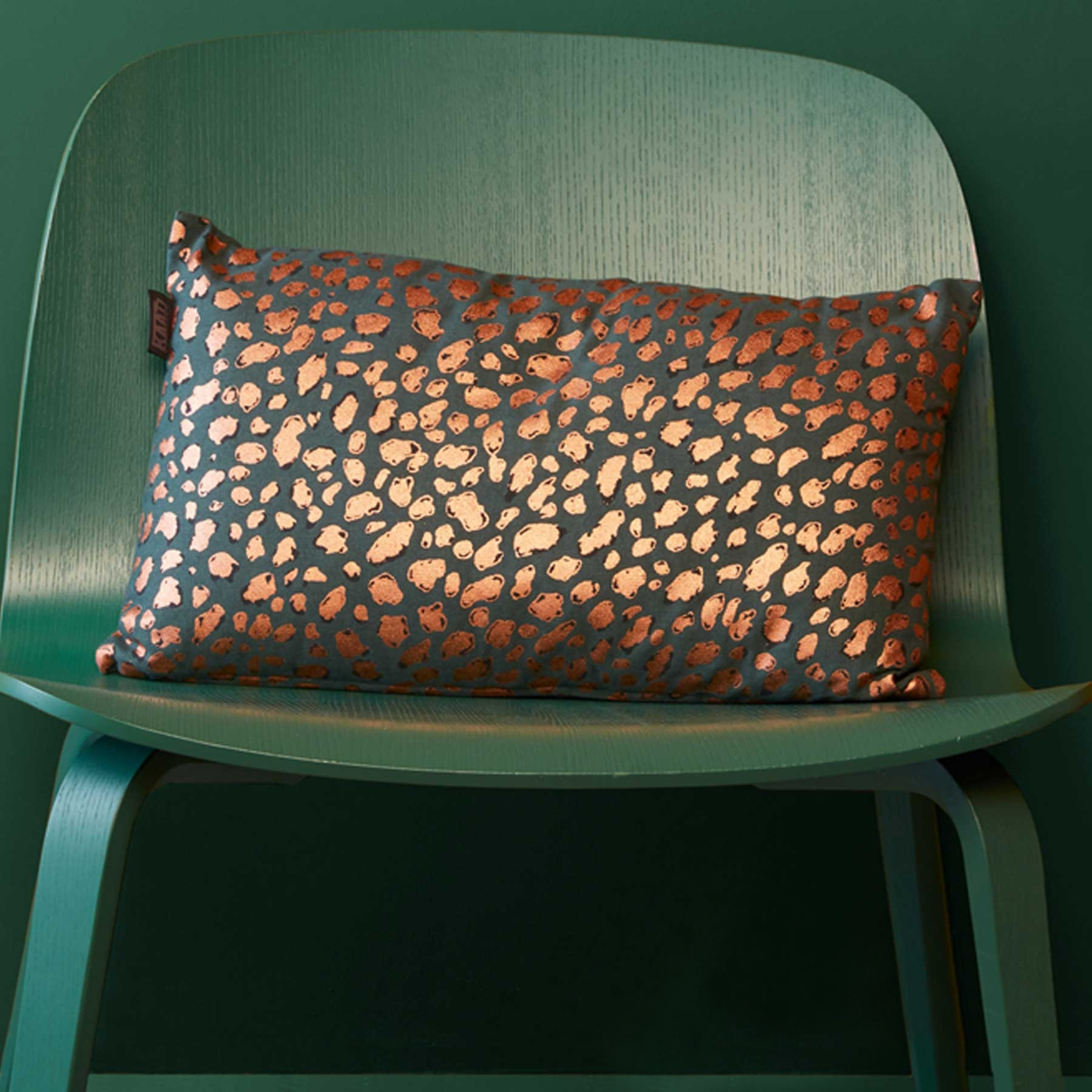 V442-HIN-CUSHION-FELIDEA-GREEN-RE-82456-00 Bedding House Felidea Green Filled Oblong Cushion - Image 1