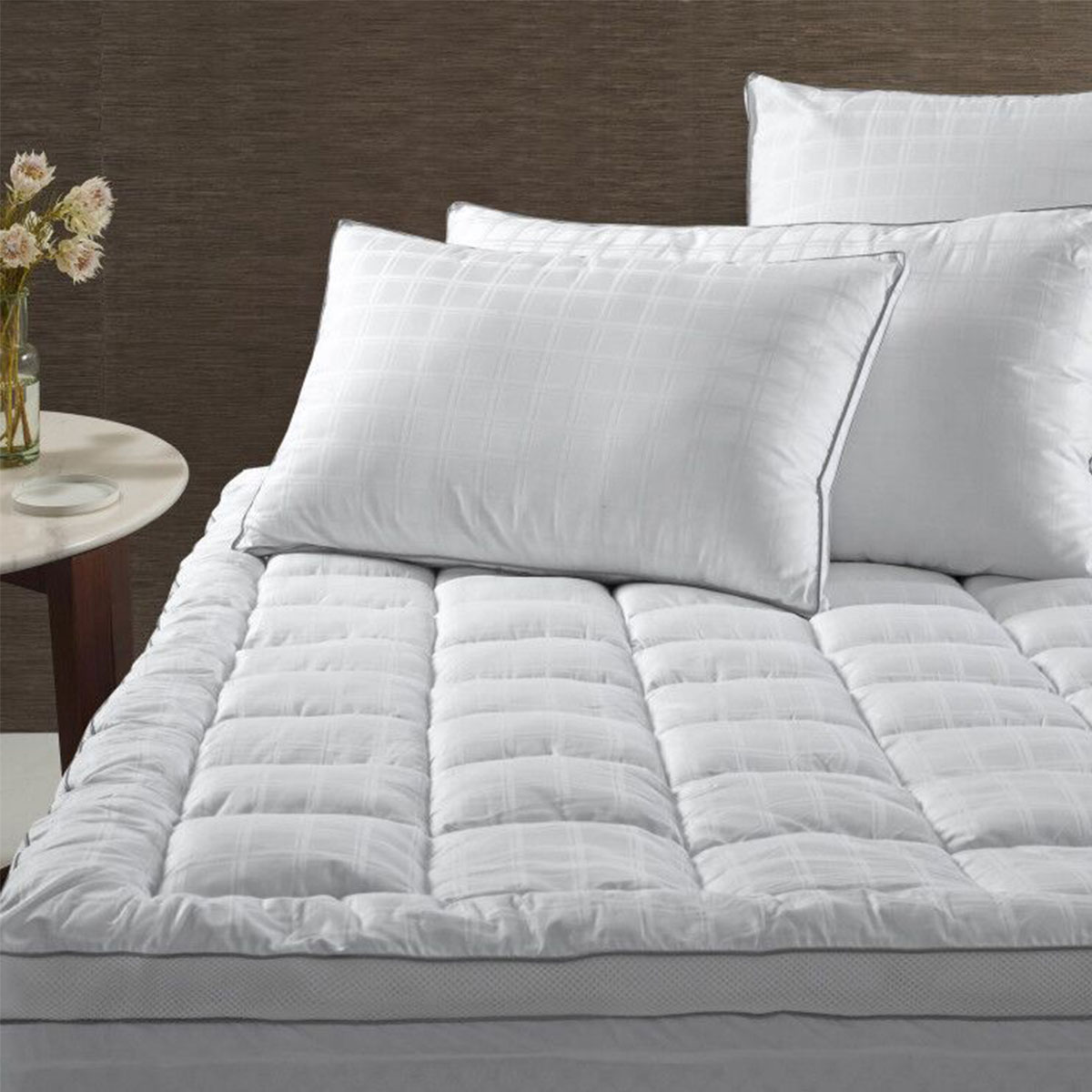 V442-HIN-MATTRESST-DELUXEHOTEL-WHITE-KI-83416-00 Accessorize Deluxe Hotel Mattress Topper King - Image 1