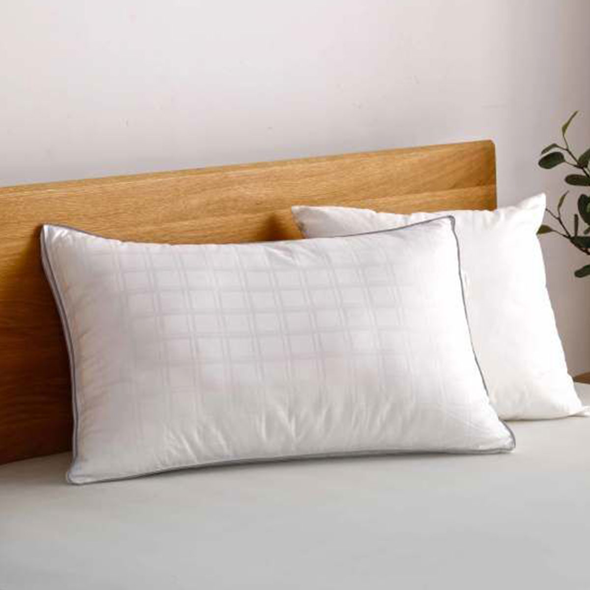 V442-HIN-PILLOW-DELUXEHOTELFIRM-WHITE-ST-90217-00 Accessorize Deluxe Hotel Standard Pillow Firm 45 x 70 cm - Image 1