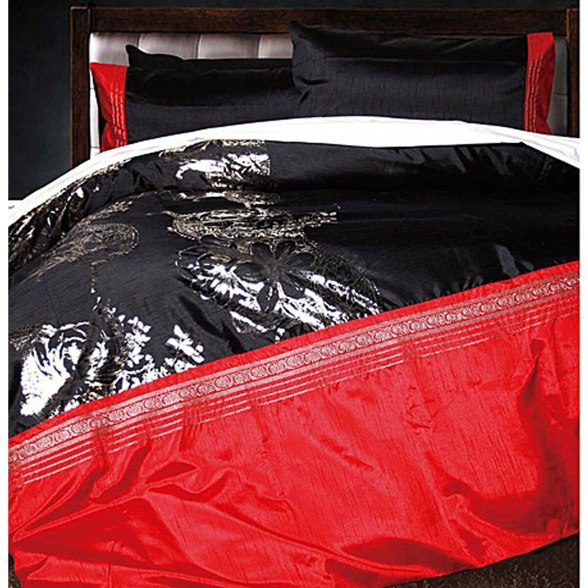 V442-HIN-QUILTCS-MAJESTIC-BLACK-QS-83357-00 Accessorize Majestic Black Quilt Cover Set Queen - Image 1
