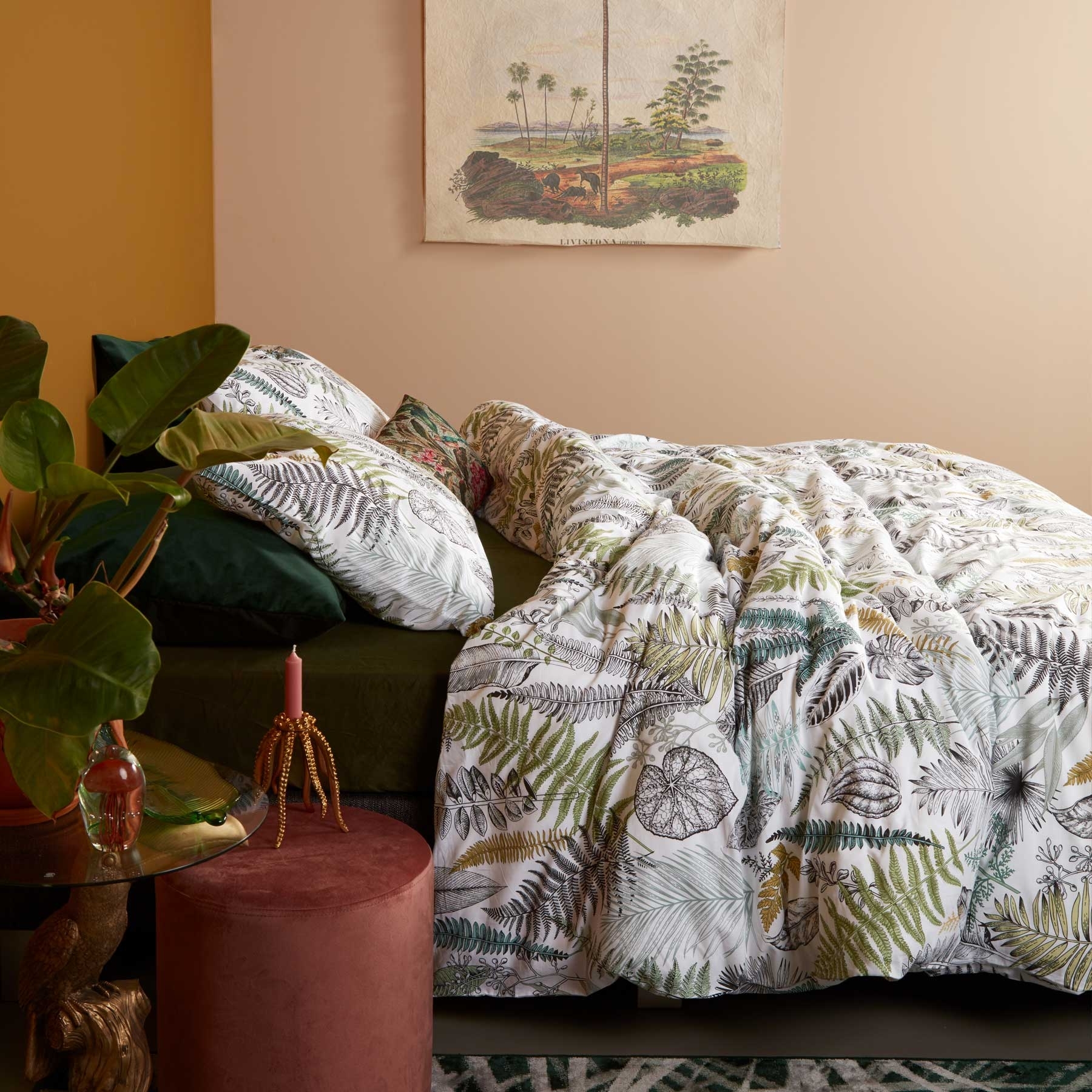 V442-HIN-QUILTCS-PRIMEVAL-GREEN-KI-83122-00 At Home Primeval Green Quilt Cover Set King - Image 1