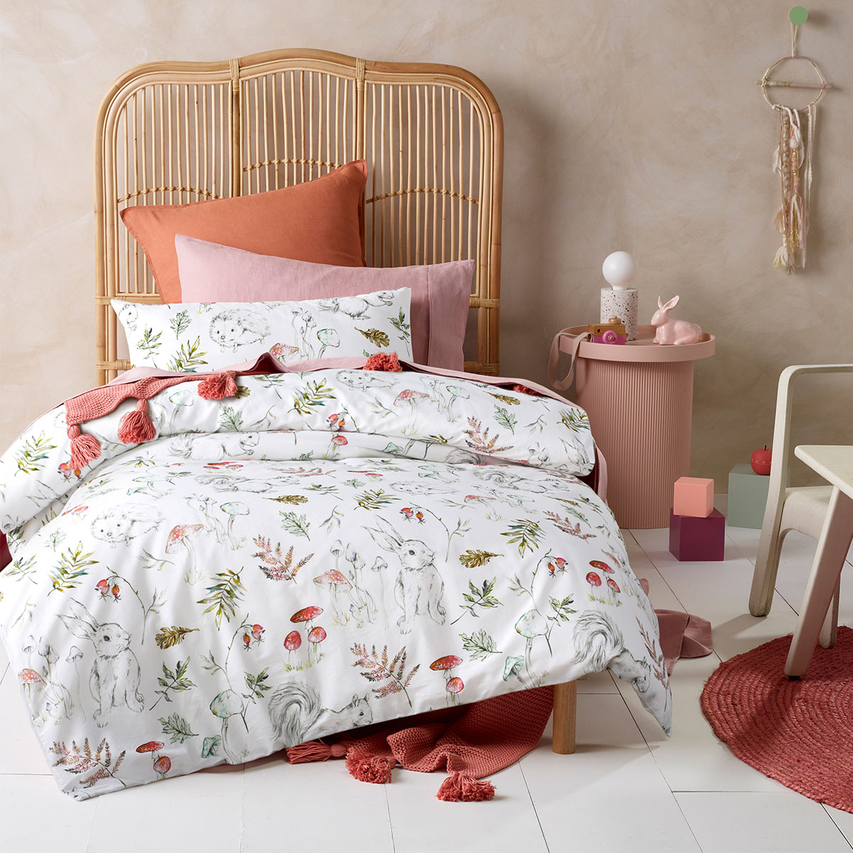 V442-HIN-QUILTCS-STORYTIME-WHITE-SB-82854-00 Happy Kids Story Time White Cotton Digital Printed Quilt Cover Set Single - Image 1