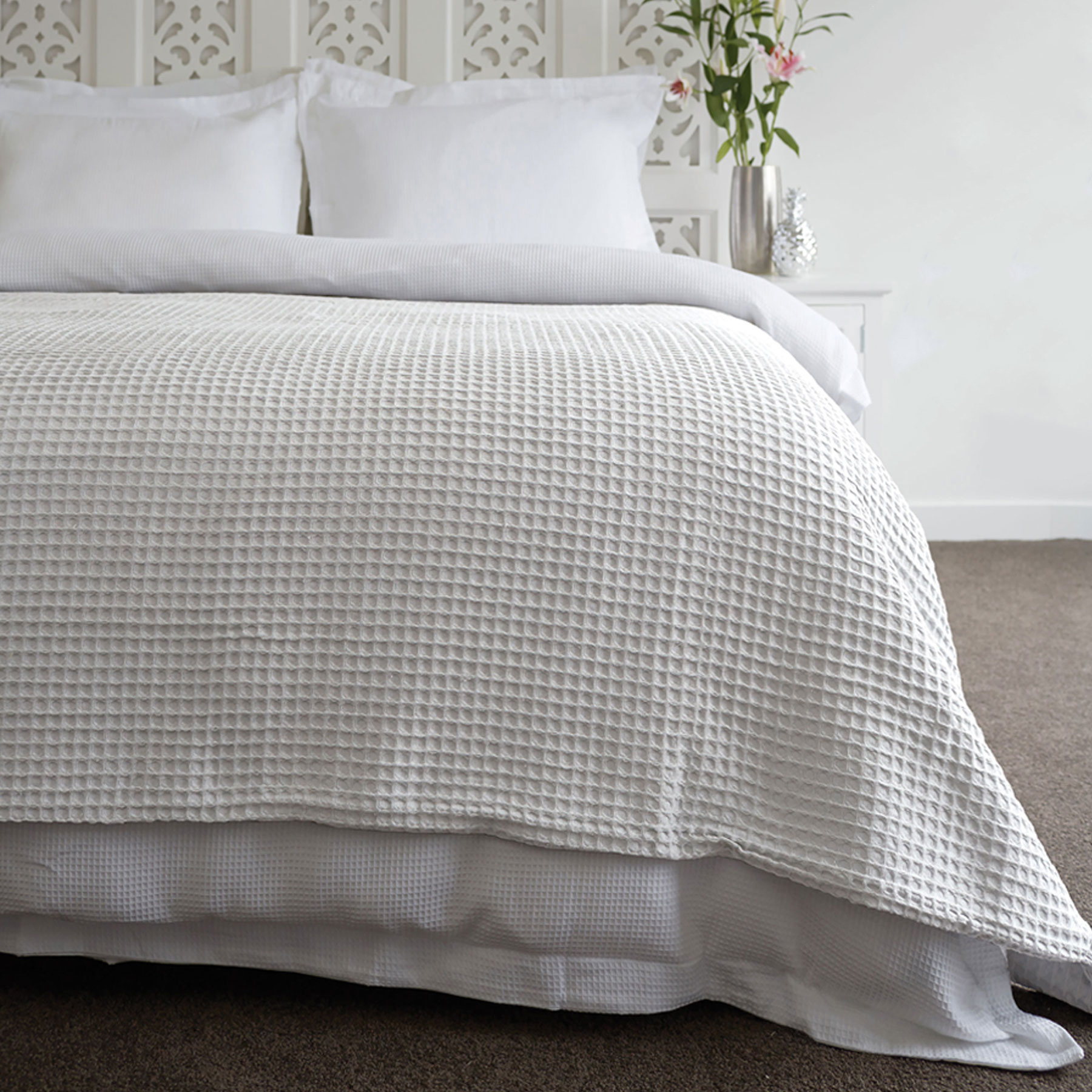 V442-RAN-BLANKET-ARDENTWAFFLE-WHITE-QS-77592-00 Jenny Mclean Ardent Premium Super Soft Cotton Waffle Blanket White Queen - Image 1
