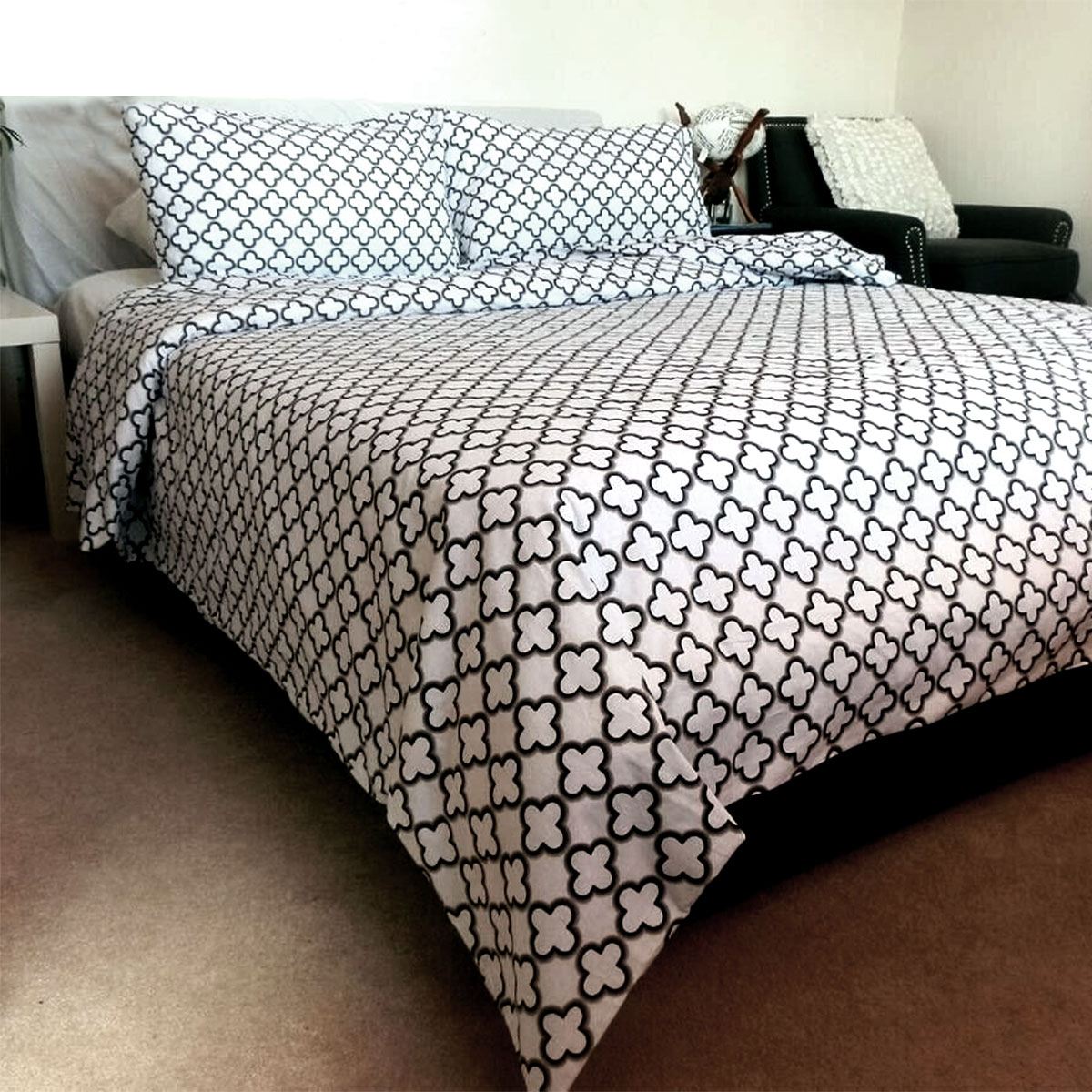 V442-UNA-QUILTCS-MIA-WHITE-QS-209137-00 Mia White 100% Cotton Quilt Cover Set Queen - Image 1