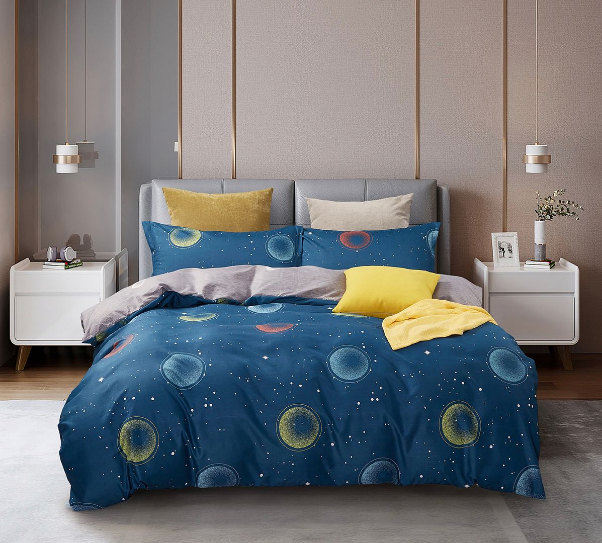 V493-MQ-427-88159-00 Bubbles Queen Size Quilt/Duvet Cover Set - Image 1