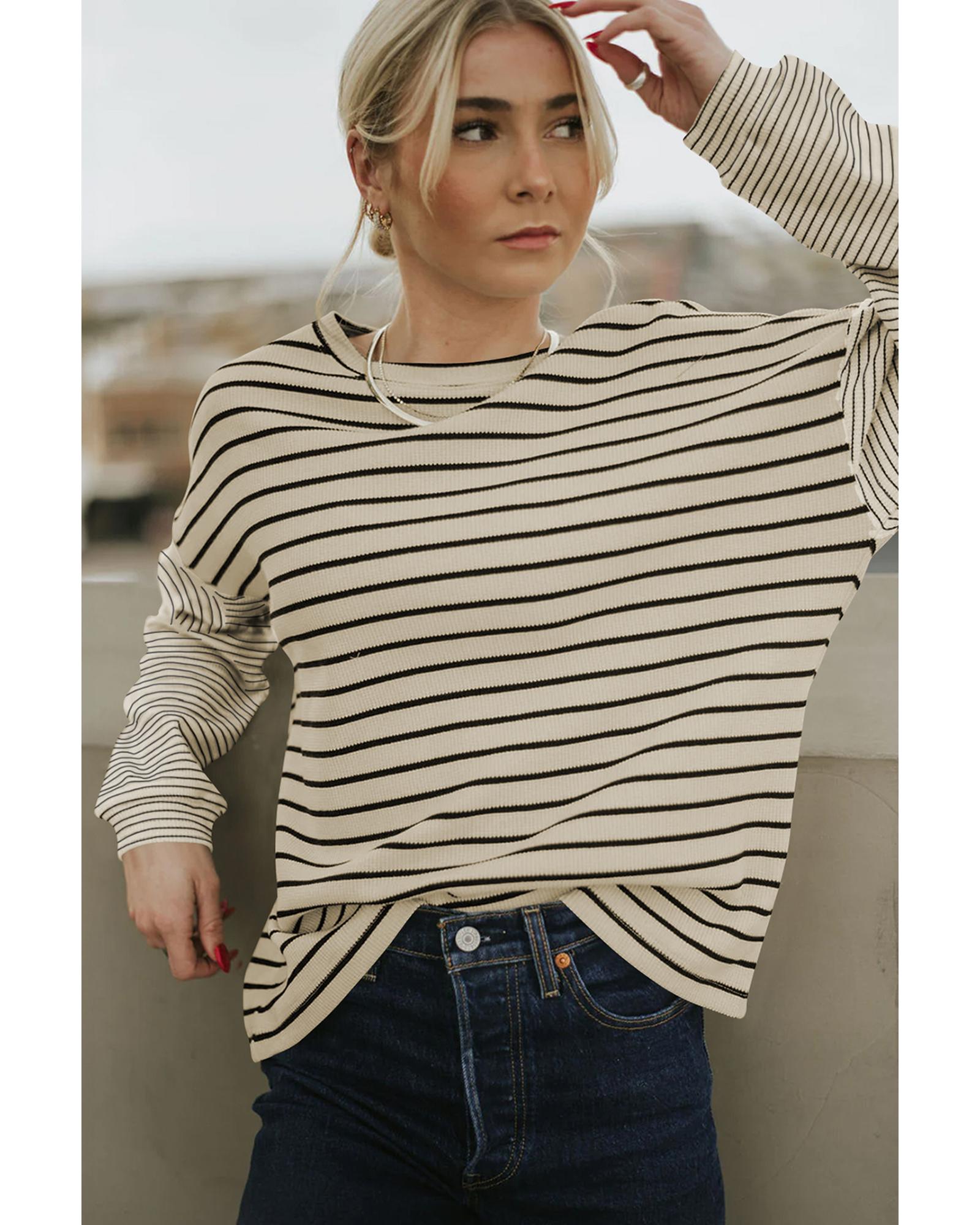 V539-AZEXDC25226592-P2-XL-202508271615-00 Black Striped Patchwork Loose Long Sleeve Tee - XL - Image 1