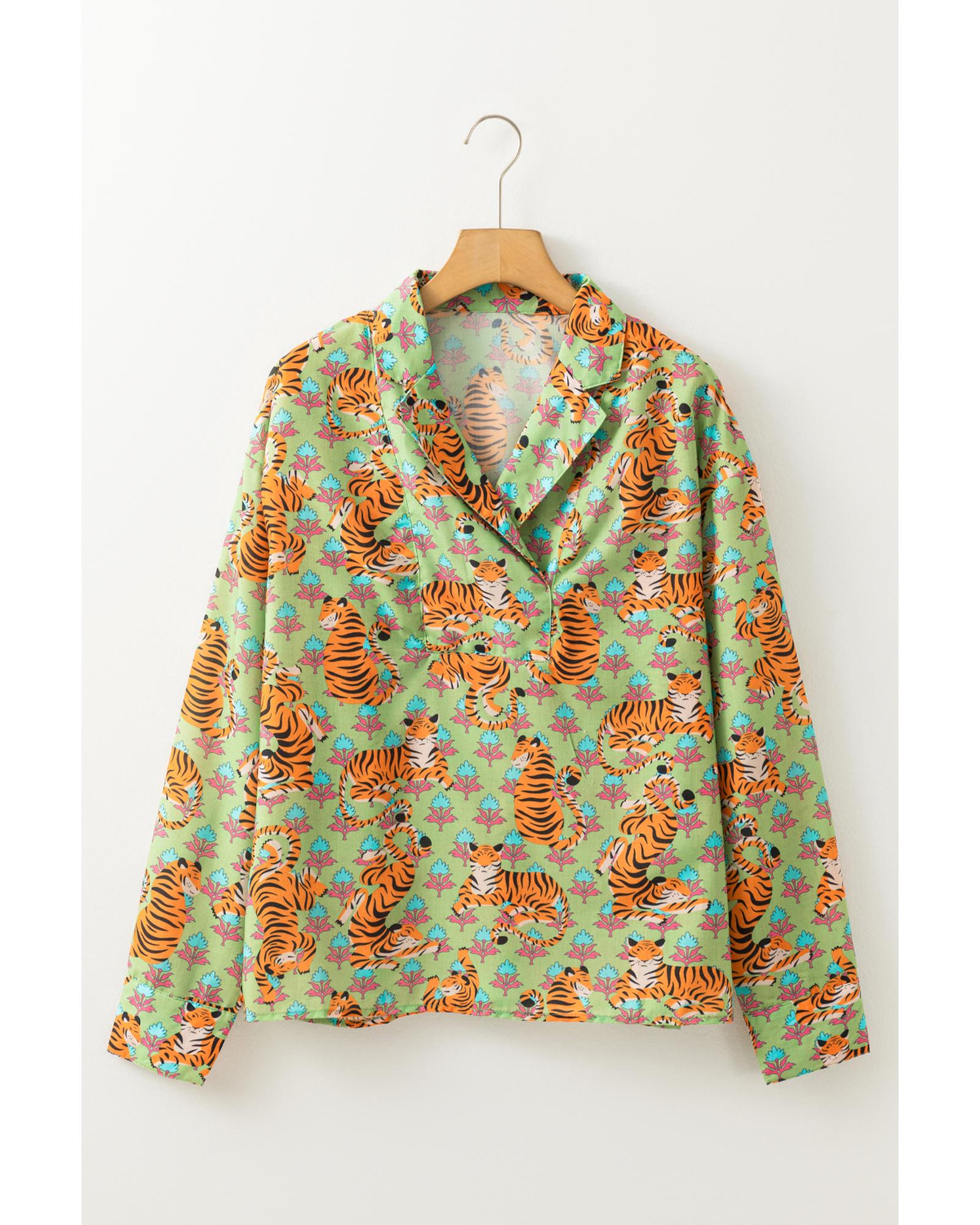 V539-AZEXDC2555825-P920-M-202508280625-00 Green Tiger Floral Printed Collared V Neck Casual Shirt - M - Image 1