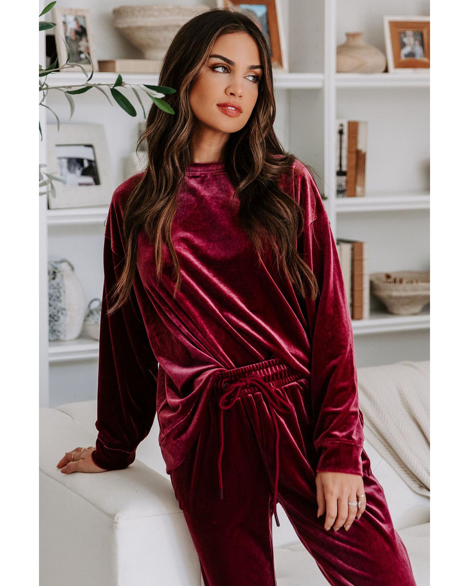 V539-AZEXDC2611512-3-XL-202508280235-00 Fiery Red Solid Velvet Two Piece Lounge Set - XL - Image 1
