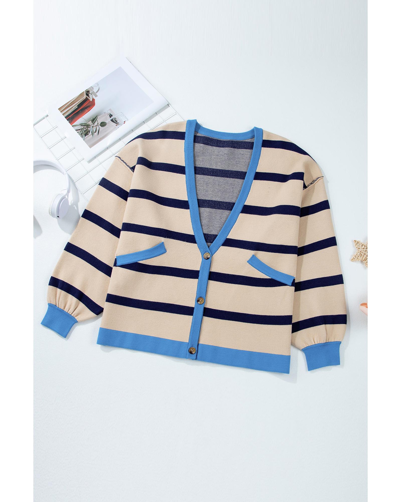 V539-AZEXDC2711645-P122-S-202506131942-00 White Colorblock Drop Shoulder Buttoned Loose Cardigan - S - Image 1