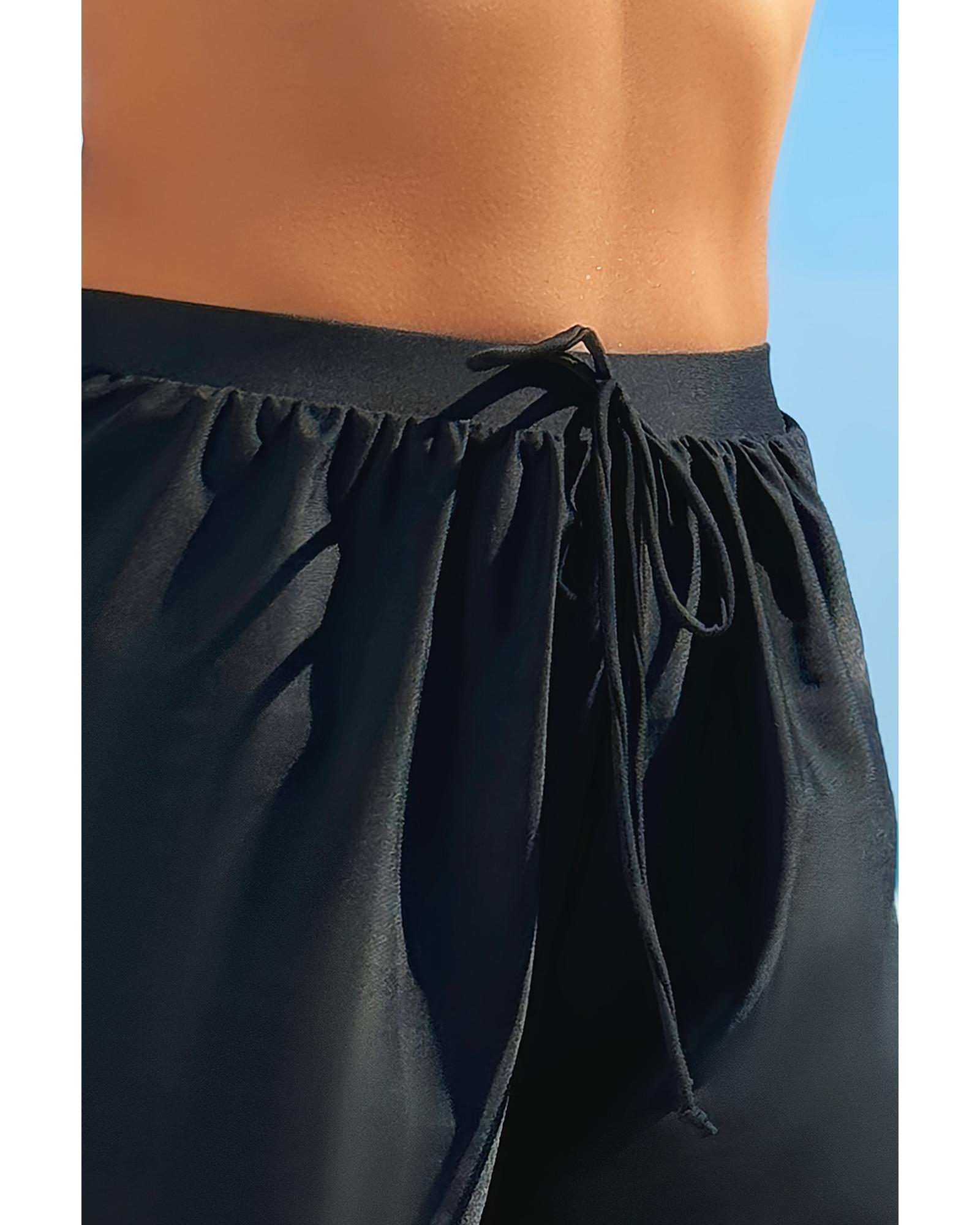 V539-AZEXDC421890-P2-XL-202508291815-00 Black Scalloped Trim Beach Shorts - XL - Image 1