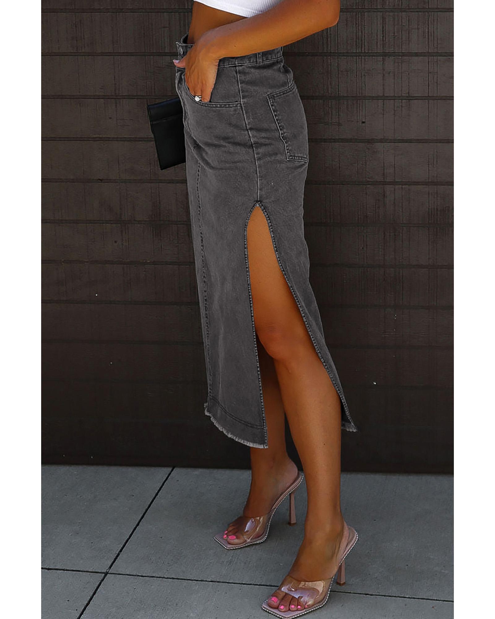 V539-AZEXDC7811061-P2-L-202508281550-00 Black Raw Edge Side Slits Buttoned Midi Denim Skirt - L - Image 1