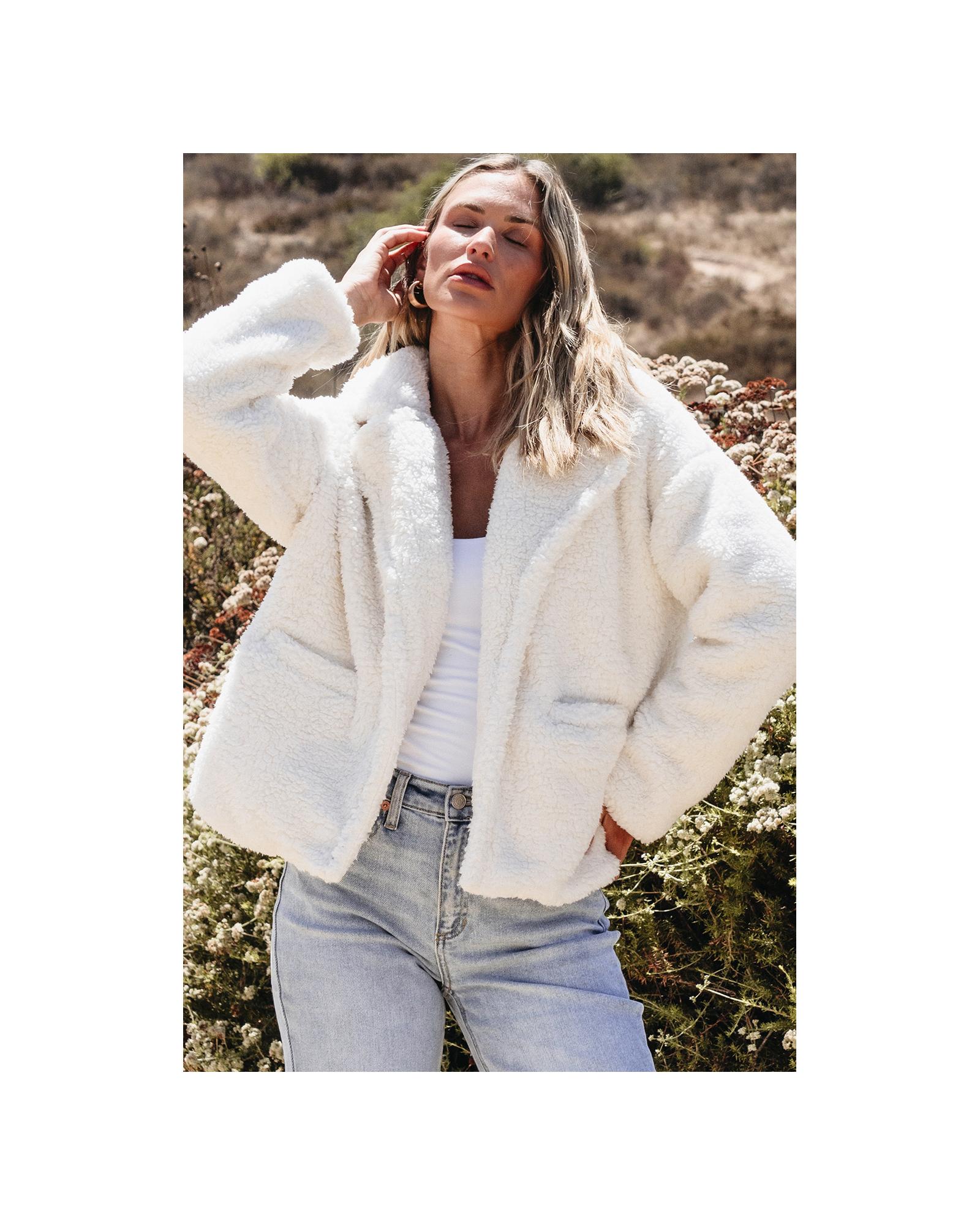 V539-AZEXDC8513299-P15-XL-202508301510-00 Beige Faux Fur Button Pocketed Lapel Collar Jacket - XL - Image 1