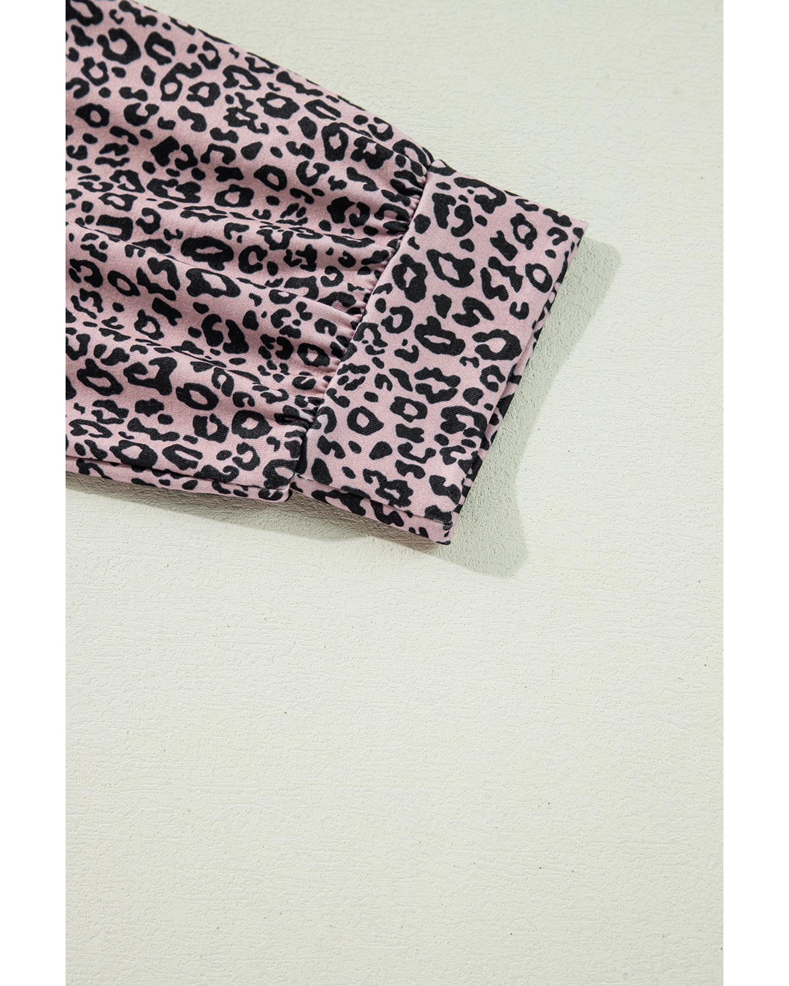 V539-AZEXPL2521173-P2-4X-202508311545-00 Black Leopard Print Colorblock V Neck Long Sleeve Plus Size Top - 4X - Image 1