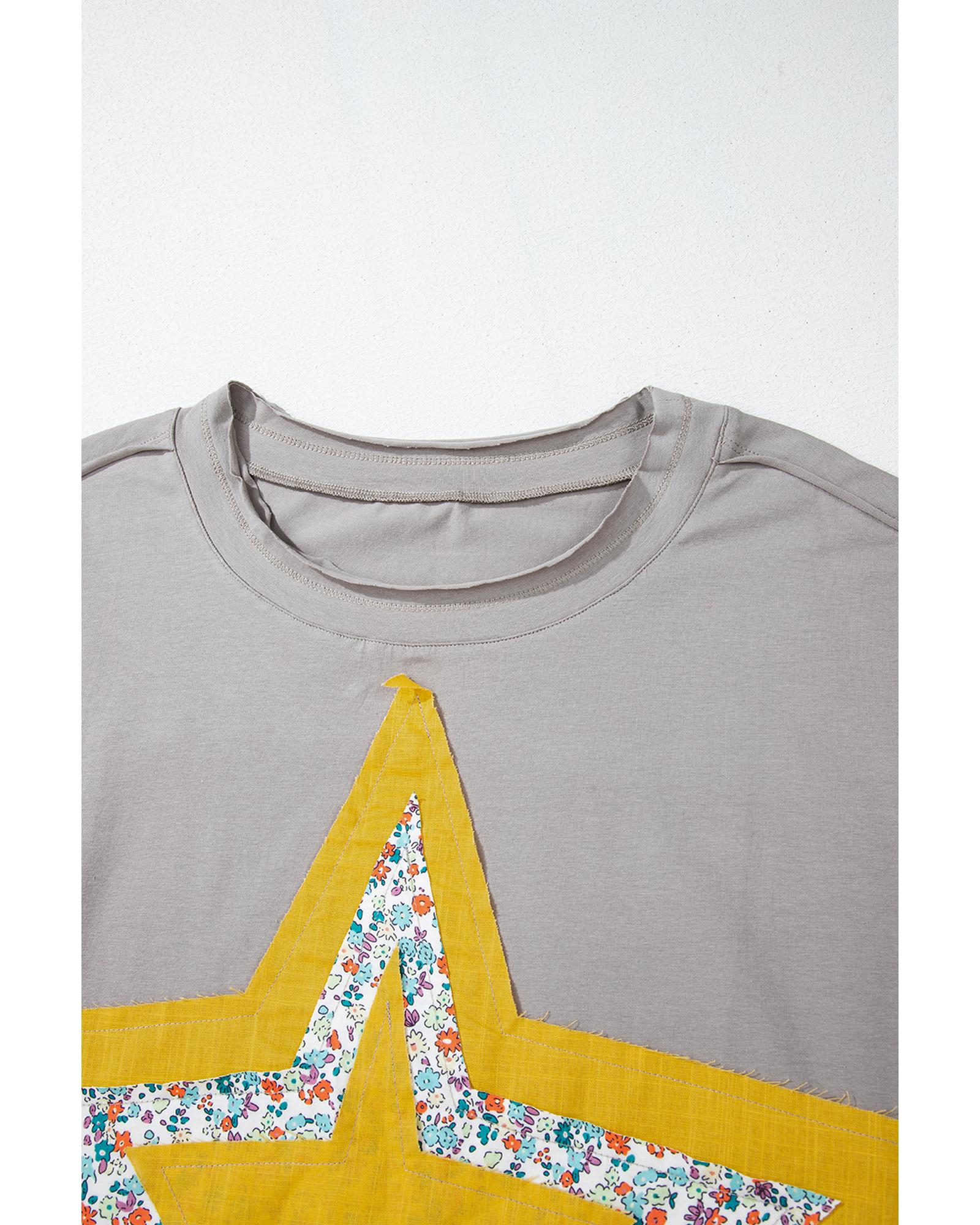 V539-AZEXPL25225951-P3011-2X-202508310715-00 Medium Grey Floral Star Patched Pattern 3/4 Sleeve Plus Size Top - 2X - Image 1