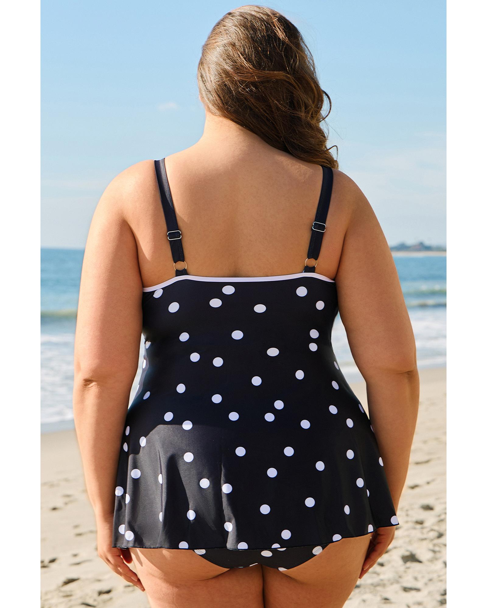 V539-AZEXPL41039-P220-1X-202506151941-00 Black Polka Dot Trim V Neck Plus Size Swim Dress - 1X - Image 1