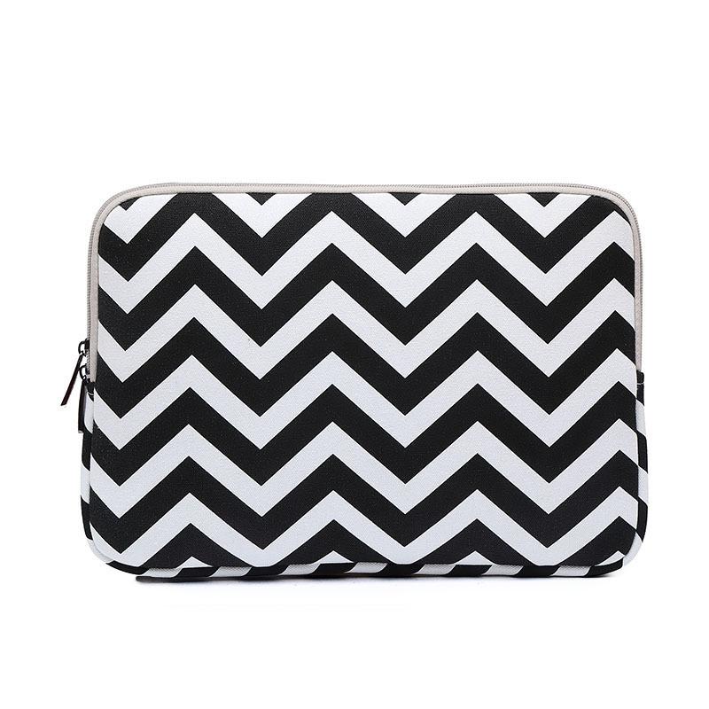 V562-B5050375950DBT-202504022006-00 14 Wavy Pattern Notebook Liner Bag - Wavy Design - Black - Image 1