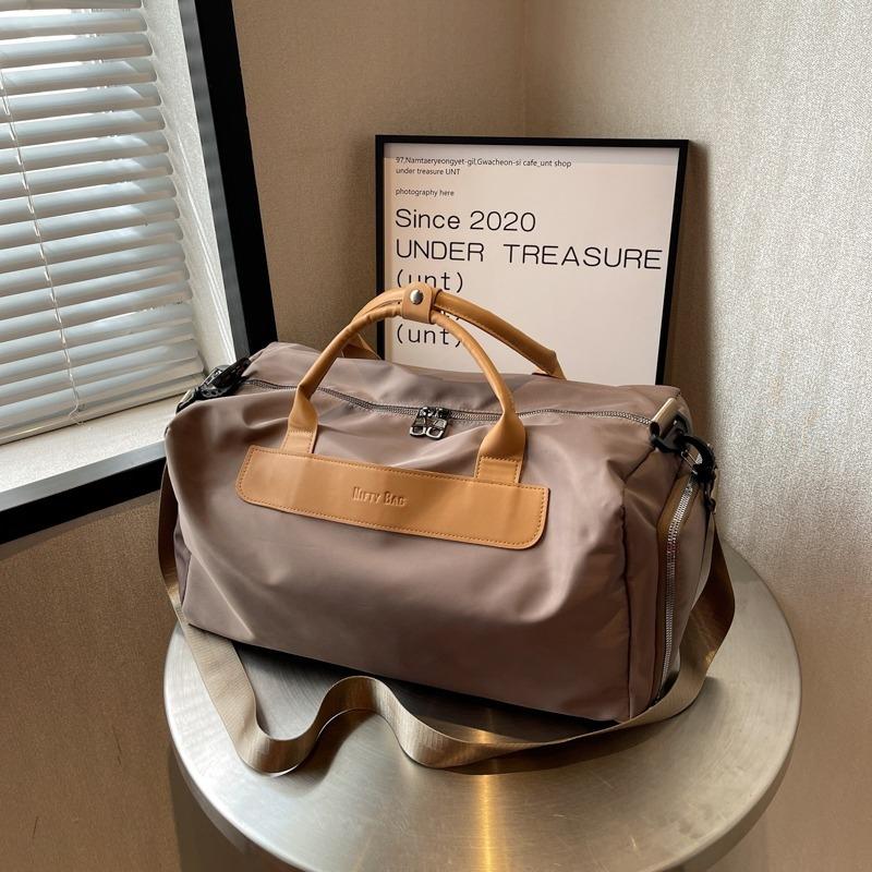 V562-D1010174060DBT-202503041341-00 Large Sports Bag with Separate Shoe Compartment - Khaki - Image 1