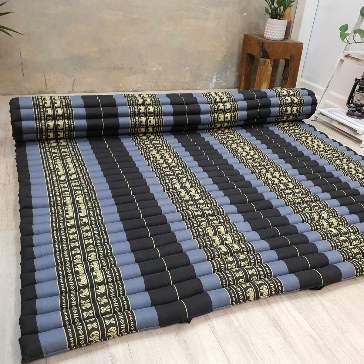 V574-TTPMATRUPQUNBLUEELE-131476-00 BlueEle Queen Size Thai Kapok Roll Up Mattress Foldout Mat - 200x152 cm - Natural Comfort and Convenience - Image 1
