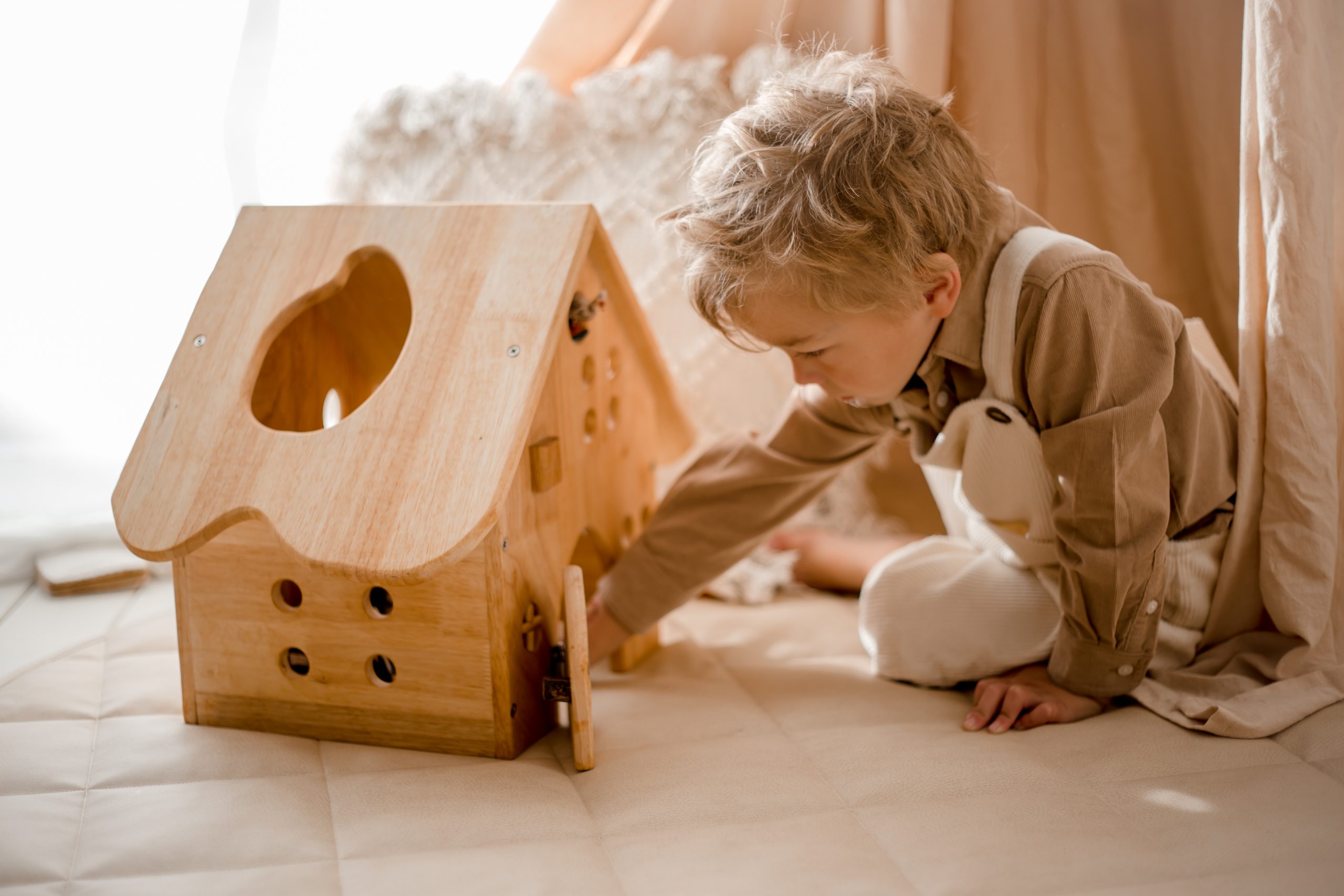 V59-64-42401-00 Wooden Barn House - Image 1