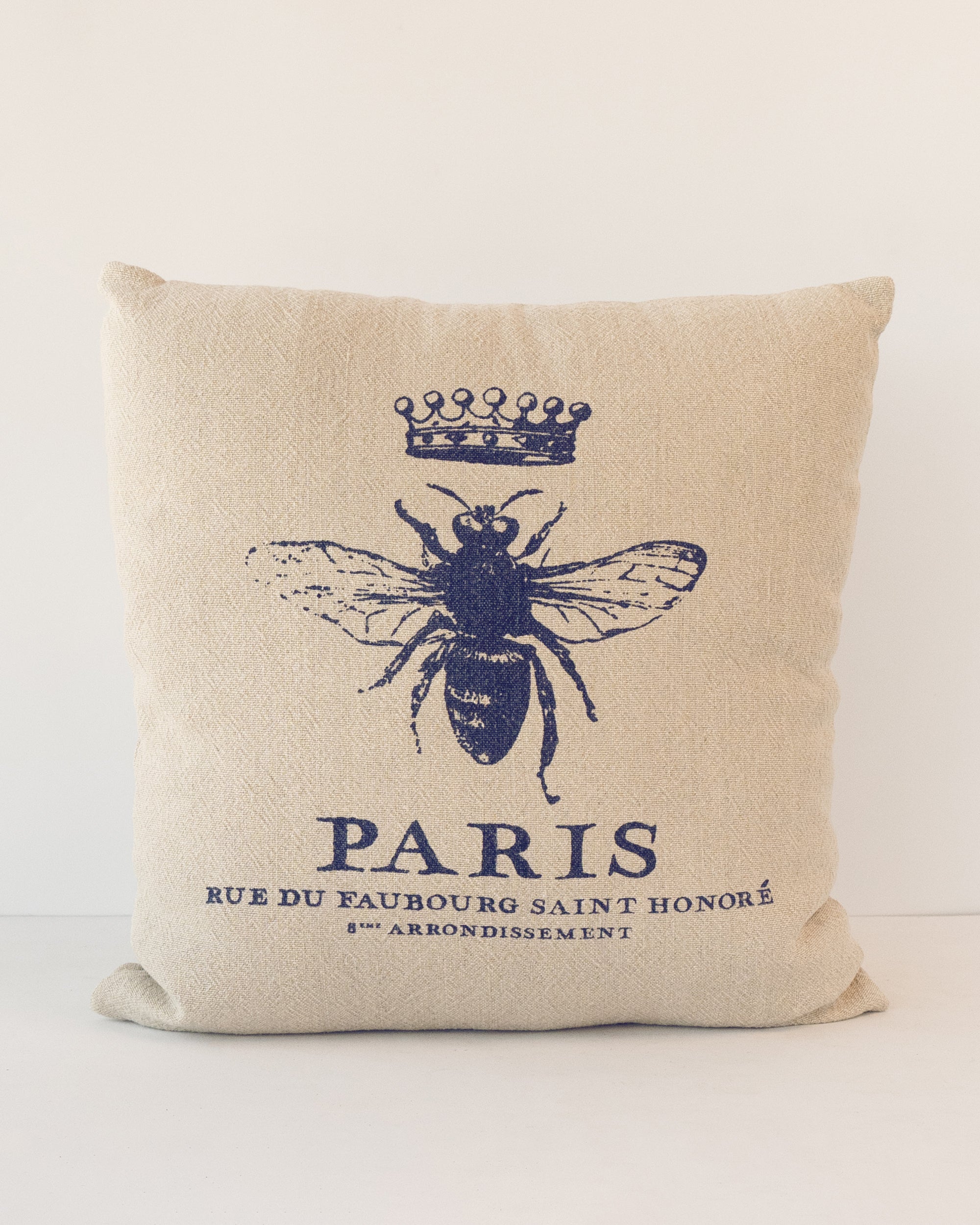 V758-CV12032-202505231106-00 casa-verde-cushion-vintage-queen-bee-45-x-45cm - Image 1