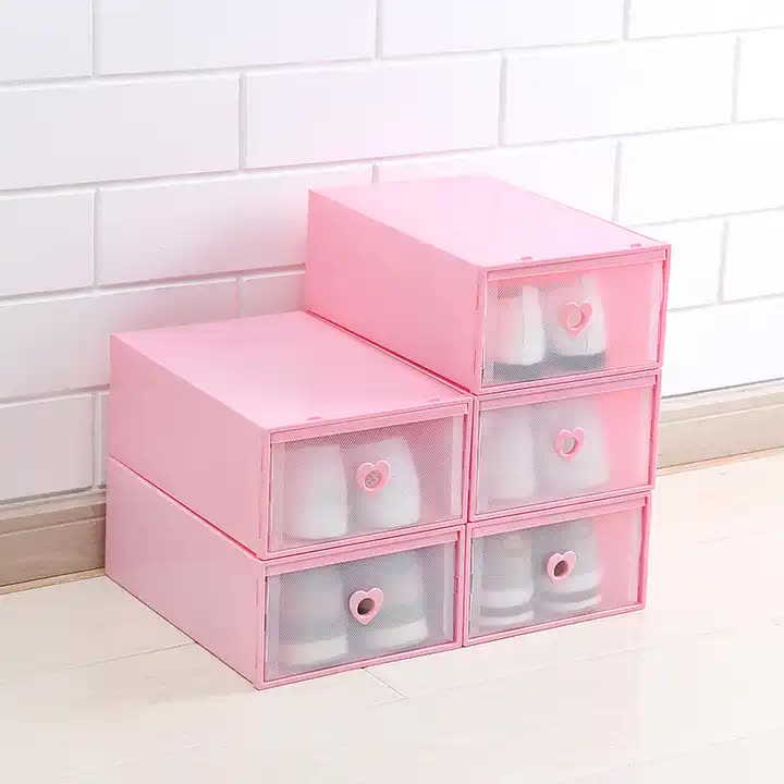 V888-ELOSUNG10914-205963-00 Stackable Transparent Shoe Storage Boxes with Heart-Shaped Handles (Set of 5) 31*20*12cm Pink - Image 1