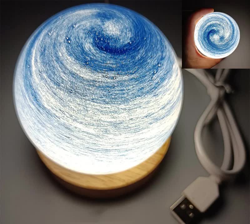 V888-ELOSUNG12861-213673-00 Starry Sky LED Planet Night Light with Wooden Base, USB Rechargeable - Image 1