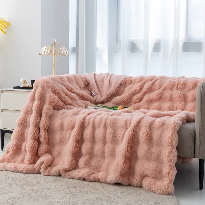V888-ELOSUNG18029-225807-00 Pink 70*100cm Plush Toscana Throw Blanket - Soft Flannel Fleece for All Seasons, Perfect for Couch & Bed - Image 1