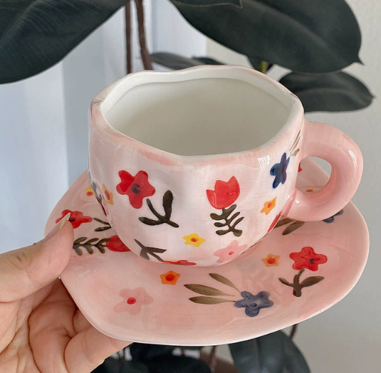 V888-ELOSUNG19229-202502241616-00 Pink Background Large Floral 300ML Underglaze Hand-Pinched Cup and Saucer Set - Ceramic Coffee Mug Milk Cup Breakfast Set - Image 1