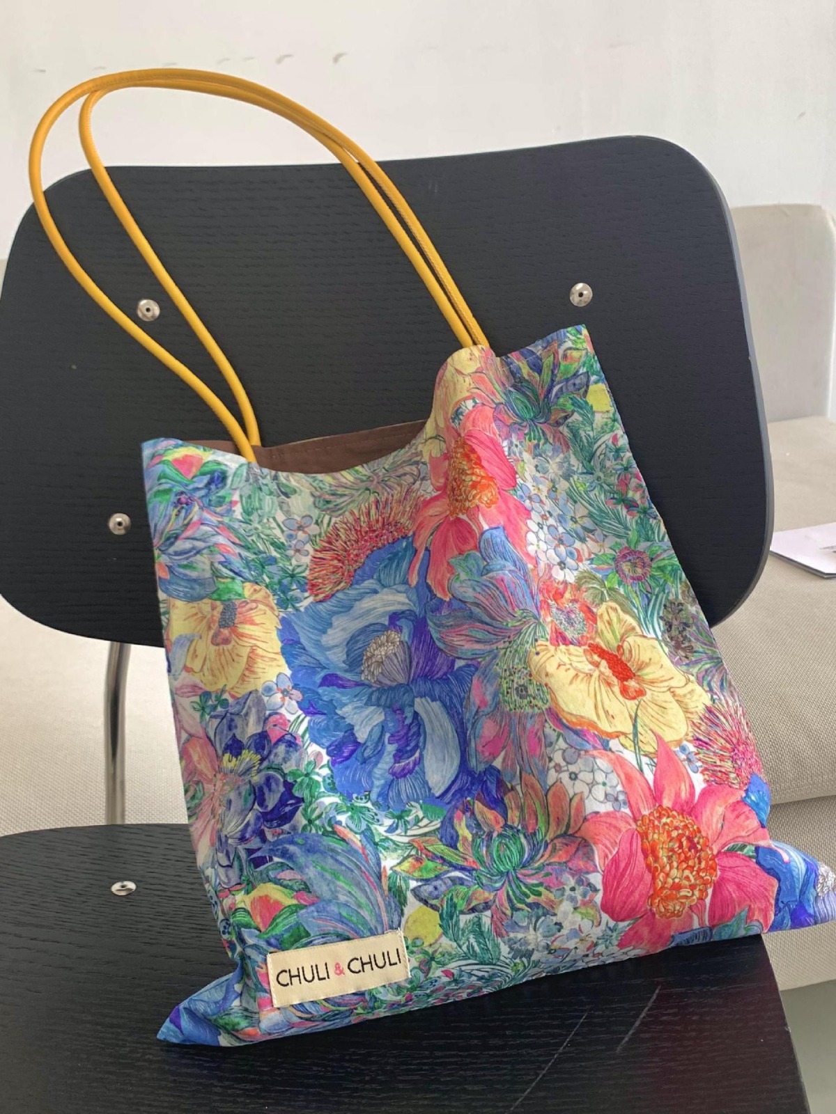 V888-ELOSUNG19830-202503181016-00 Chic 33x31cm Canvas Tote Bag with Vibrant Floral Design - Casual Shoulder Bag for Everyday Style - Image 1