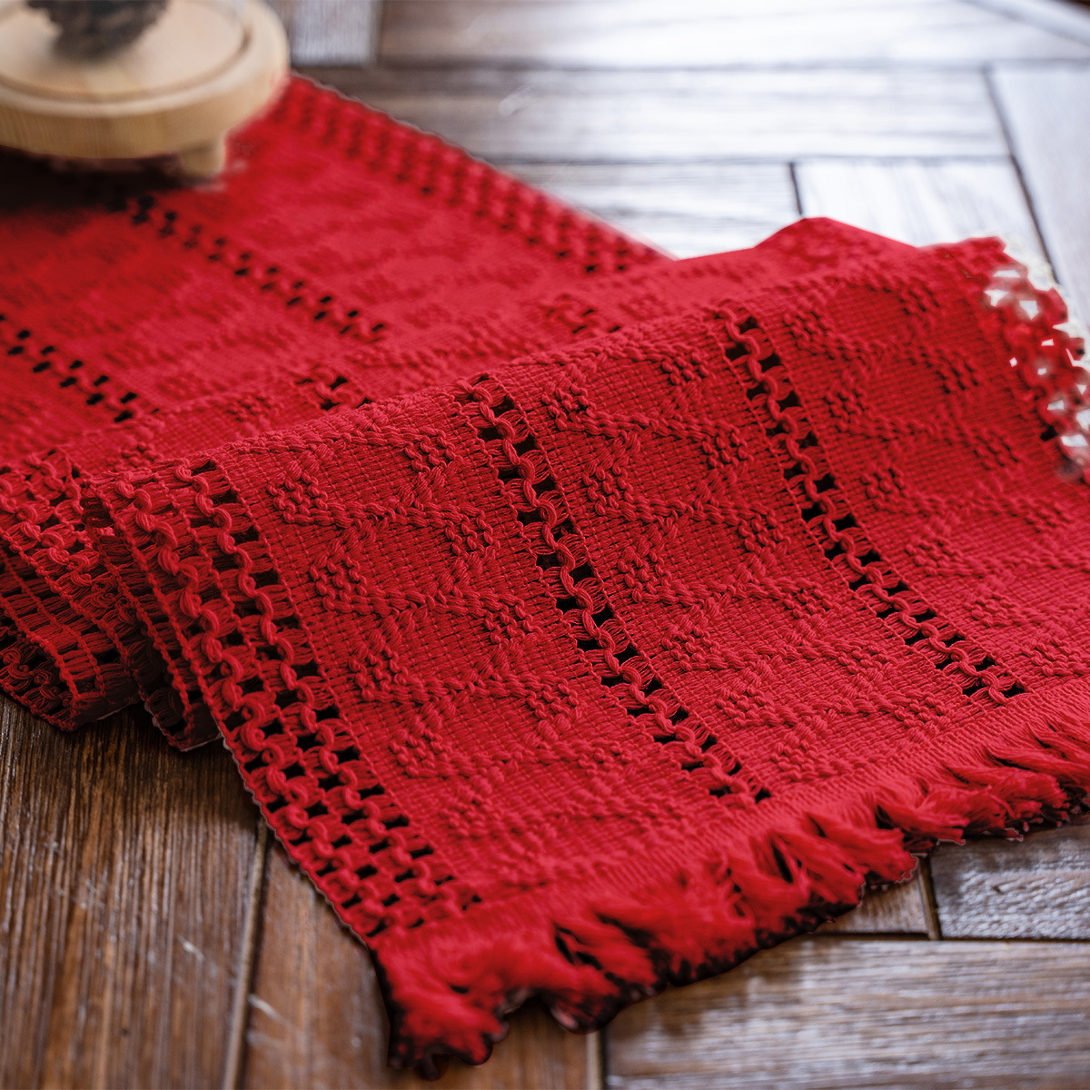 V888-ELOSUNG19834-202503181016-00 Red Twisted Red Whiskers Table Flag Vintage-Inspired Chinese Table Runner with Retro Ambiance - 30x200cm New Style Tea Flag for TV Cabinet and Festival Decor - Image 1