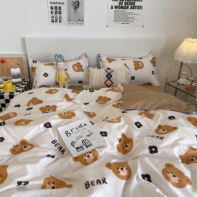 V888-ELOSUNG20317-225816-00 Cartoon Bear 4-Piece Bedding Set with Comforter and Pillowcases for Kids - Soft and Cute Bed Linen (Comforter 150x200cm, Bed Sheet 160x230cm, Pillowcases 48x47cm) - Image 1