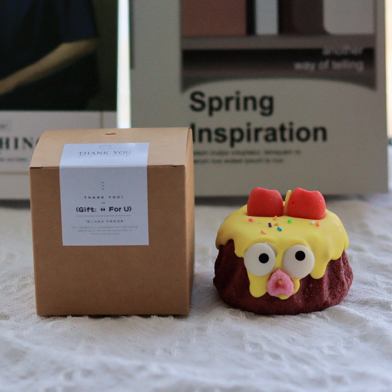 V888-ELOSUNG20867-202503071419-00 Yellow Cake Candle - Cute Soy Wax Candle, Gift for Friends (English Pear & Freesia) - Image 1