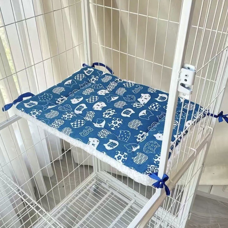V888-ELOSUNG22850-202504141641-00 Cat Cage Platform Mat - white cat pattern on Blue background (40x60cm) - Image 1