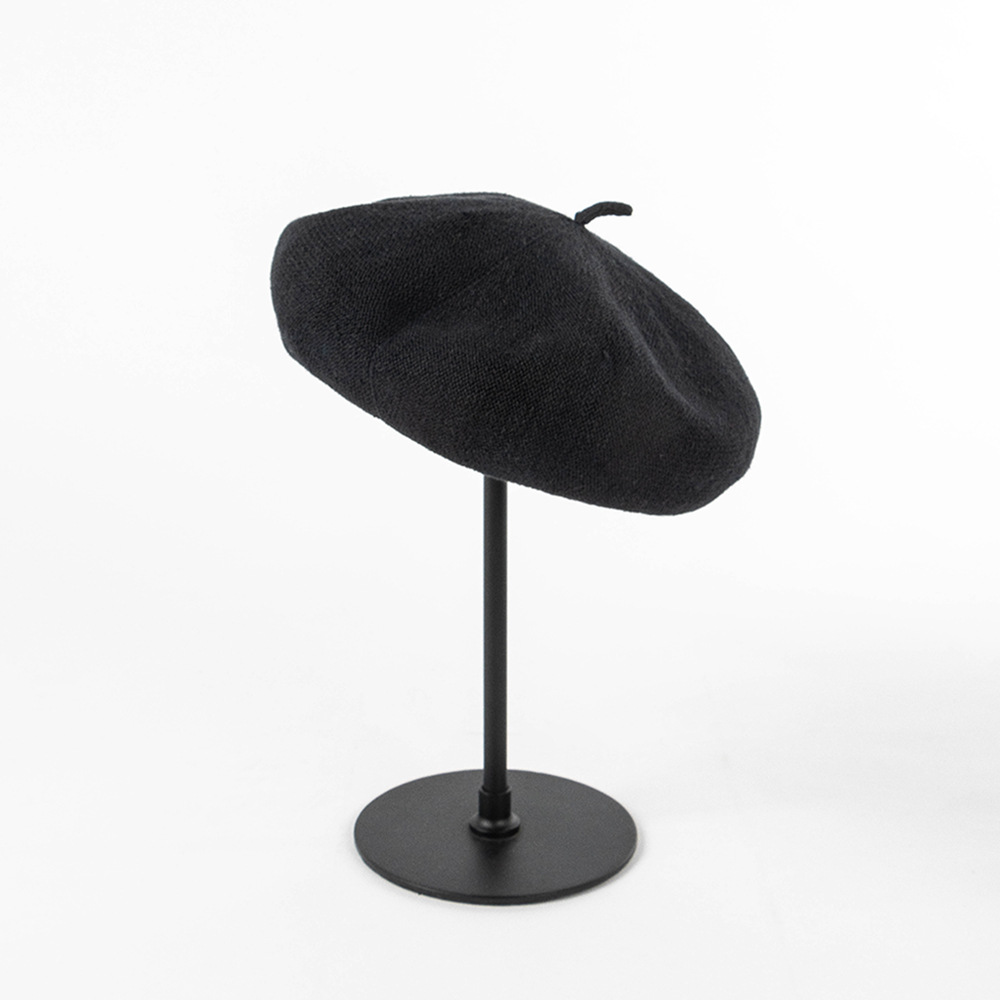V888-ELOSUNG25509-202504281332-00 Black Linen Knit Beret - Classic Soft and Stylish Headwear - Image 1