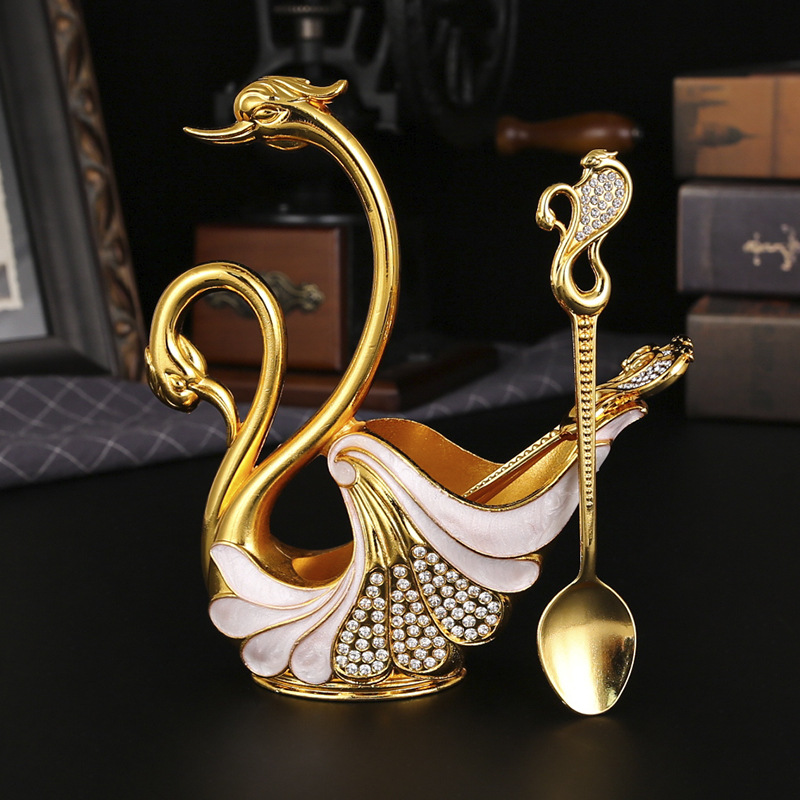 V888-ELOSUNG26356-202504281532-00 Gold Elegant Double Swan Cutlery Holder Set with 6pcs Spoons - Image 1