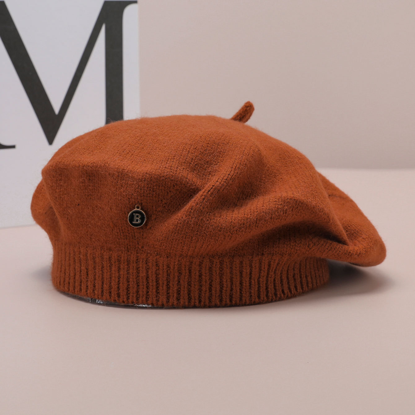 V888-ELOSUNG26660-202505131846-00 Brown Vintage Inspired Knitted Beret - Stretchy & Comfortable Wool Blend Cap - Image 1