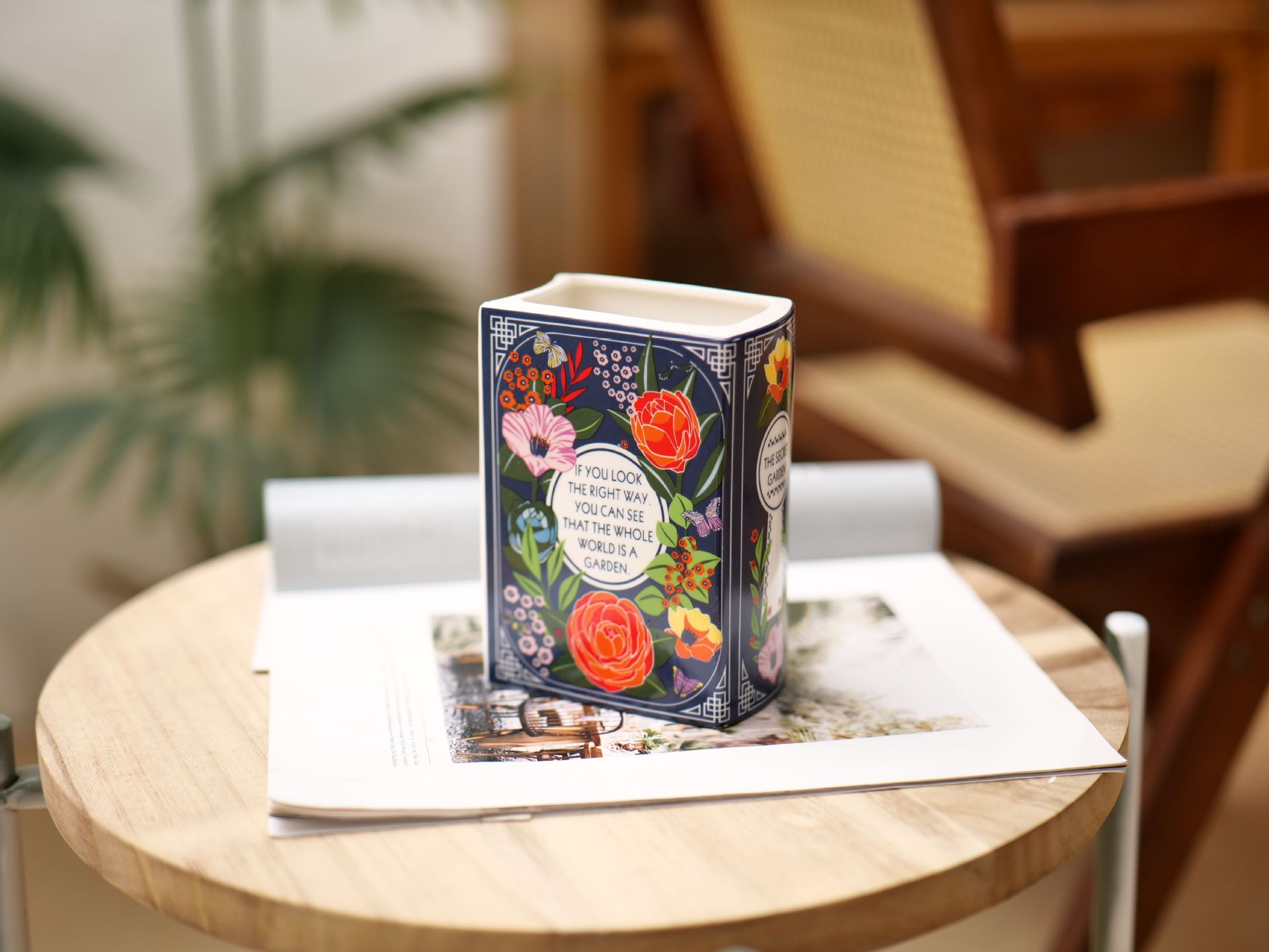 V888-ELOSUNG26927-202505191232-00 Literary Book Vase - Creative Ceramic Planter & Desk Organizer(Type B - 14x10x6.5cm) - Image 1