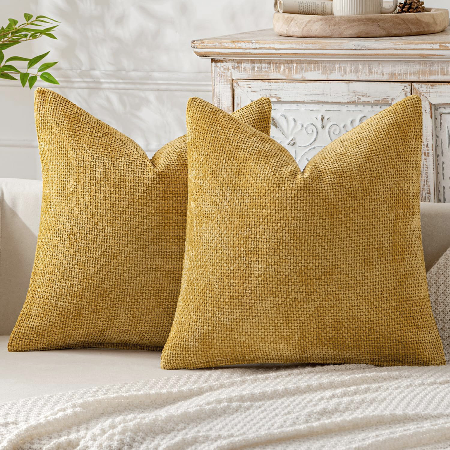 V888-ELOSUNG27218-202504281246-00 Yellow Plush Chenille Cushion Covers Set of 2 - Soft Textured Decorative Throw Pillow Cases for Sofa Couch, 45x45cm - Image 1
