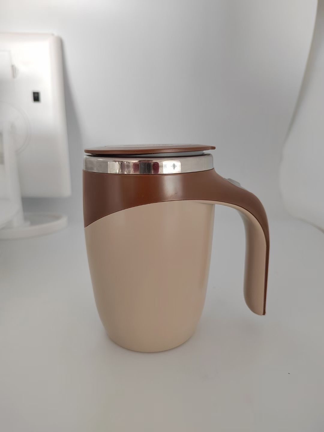 V888-ELOSUNG28254-202505061405-00 Coffee USB Rechargeable Automatic Stirring Mug - 320ml, Magnetic Mixing Coffee Cup, 12x11x15cm - Image 1